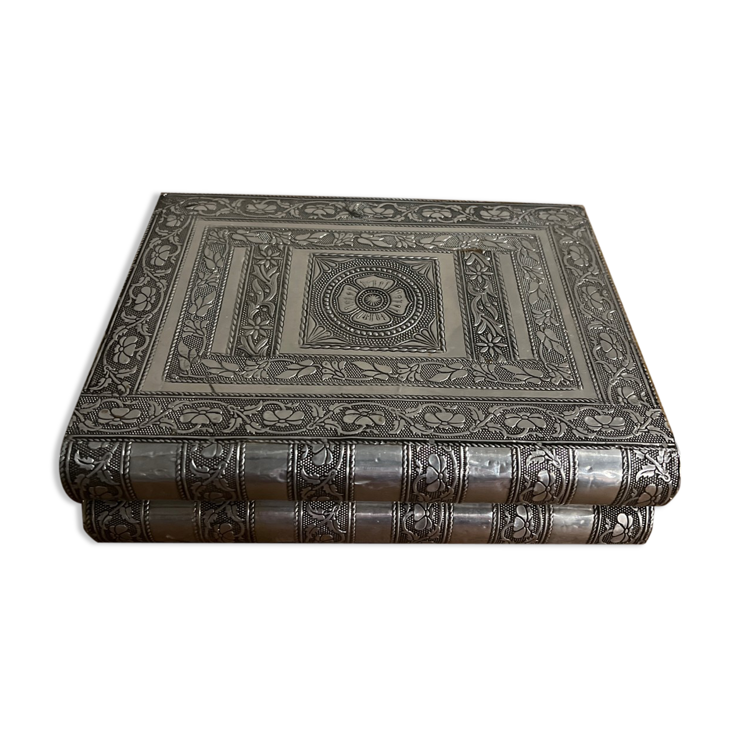Jewelry box