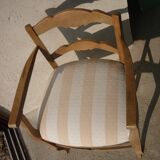 Low back armrest chair
