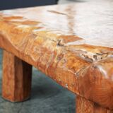 Table unique en chêne massif fabriquée à la main – Forme organique et patine chaleureuse