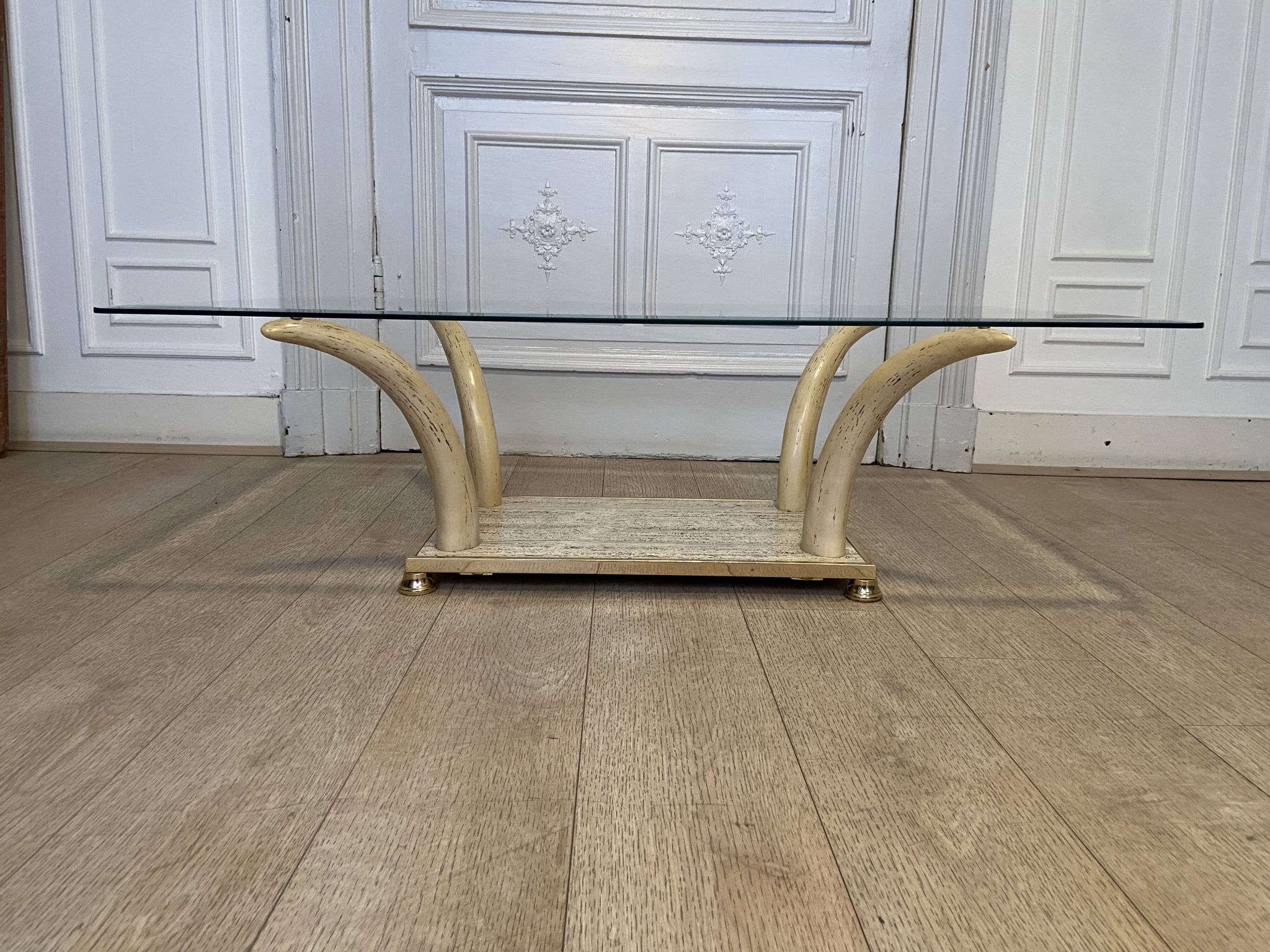 Table basse fausse défense d’éléphant, 1970s