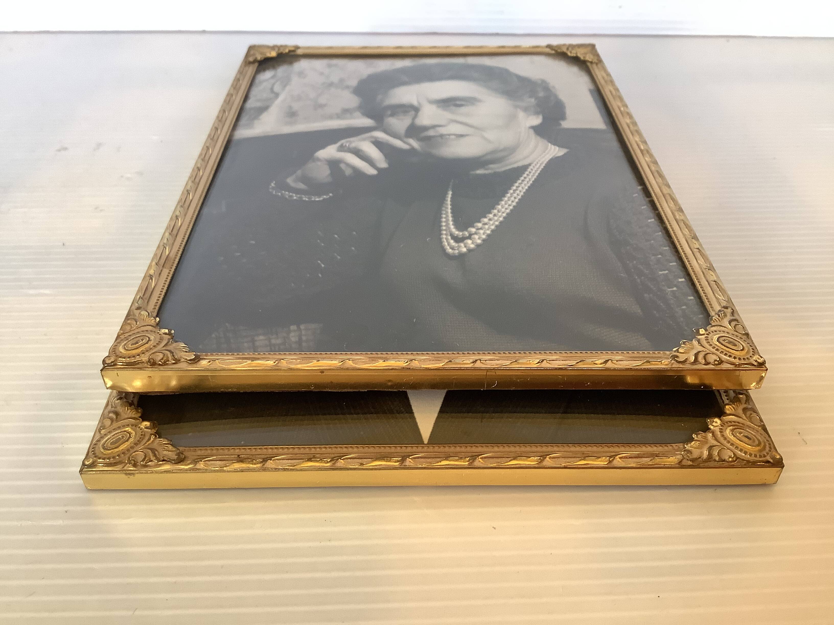 Paire de cadres photographies femme et homme