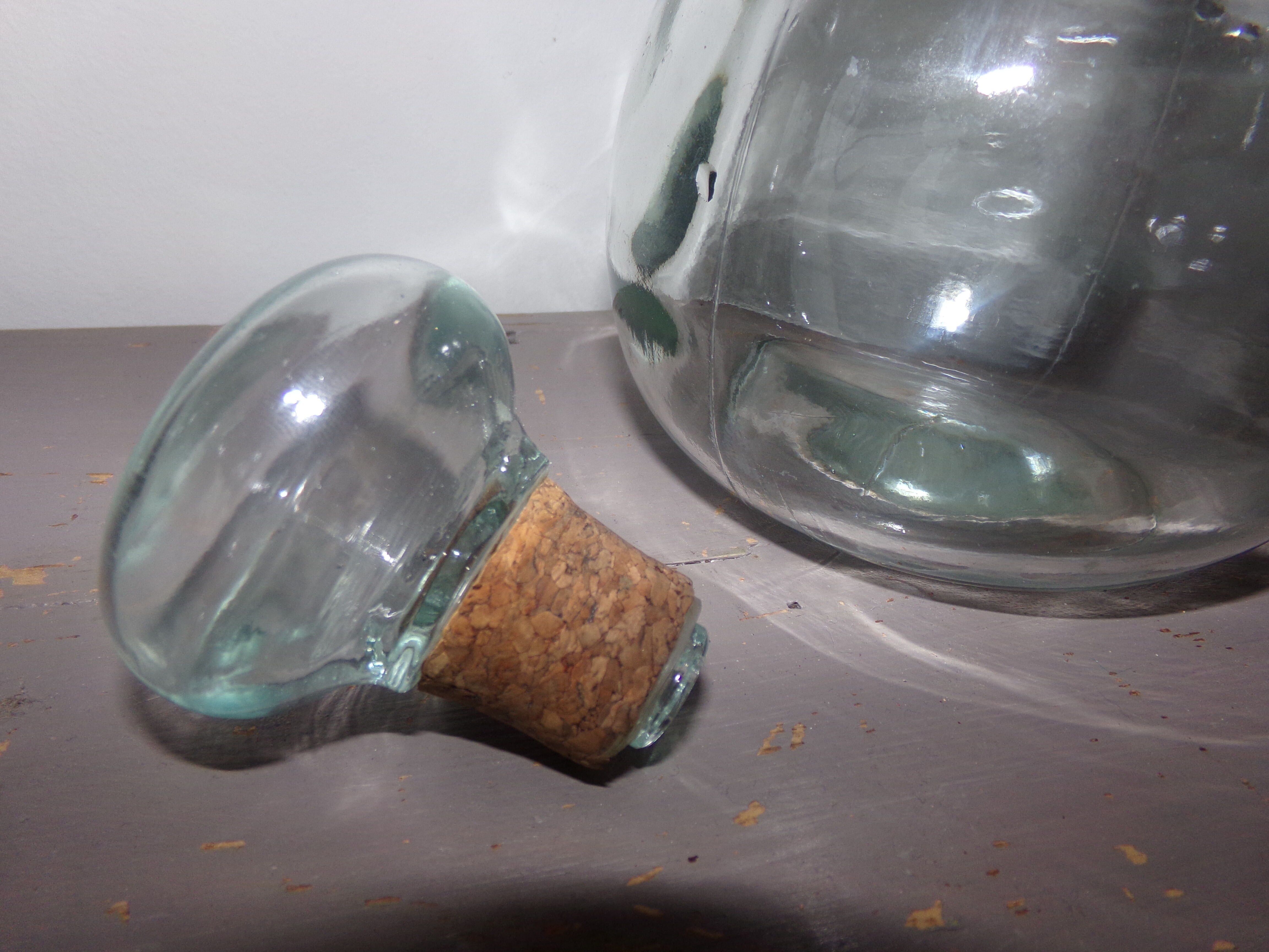 Glass bottle with its cap