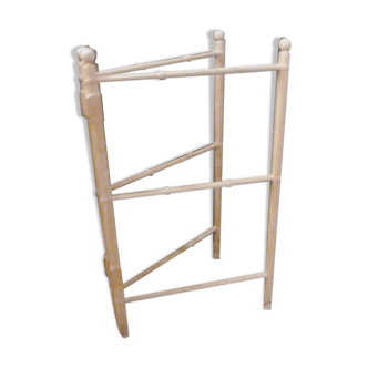 Old towel rack in natural wood XXeme