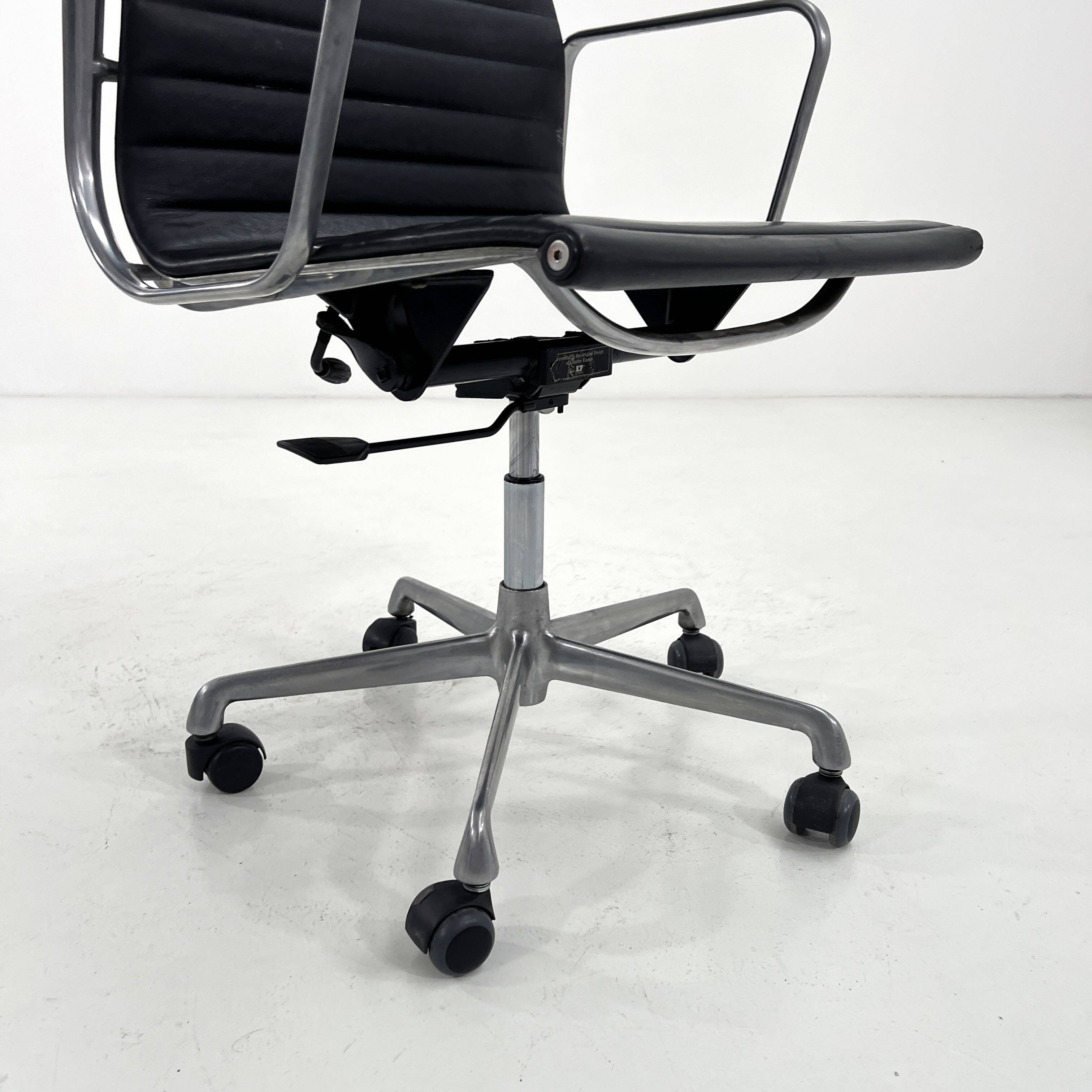 Fauteuil de bureau EA119 par C.& R. Eames pour ICF, 1970