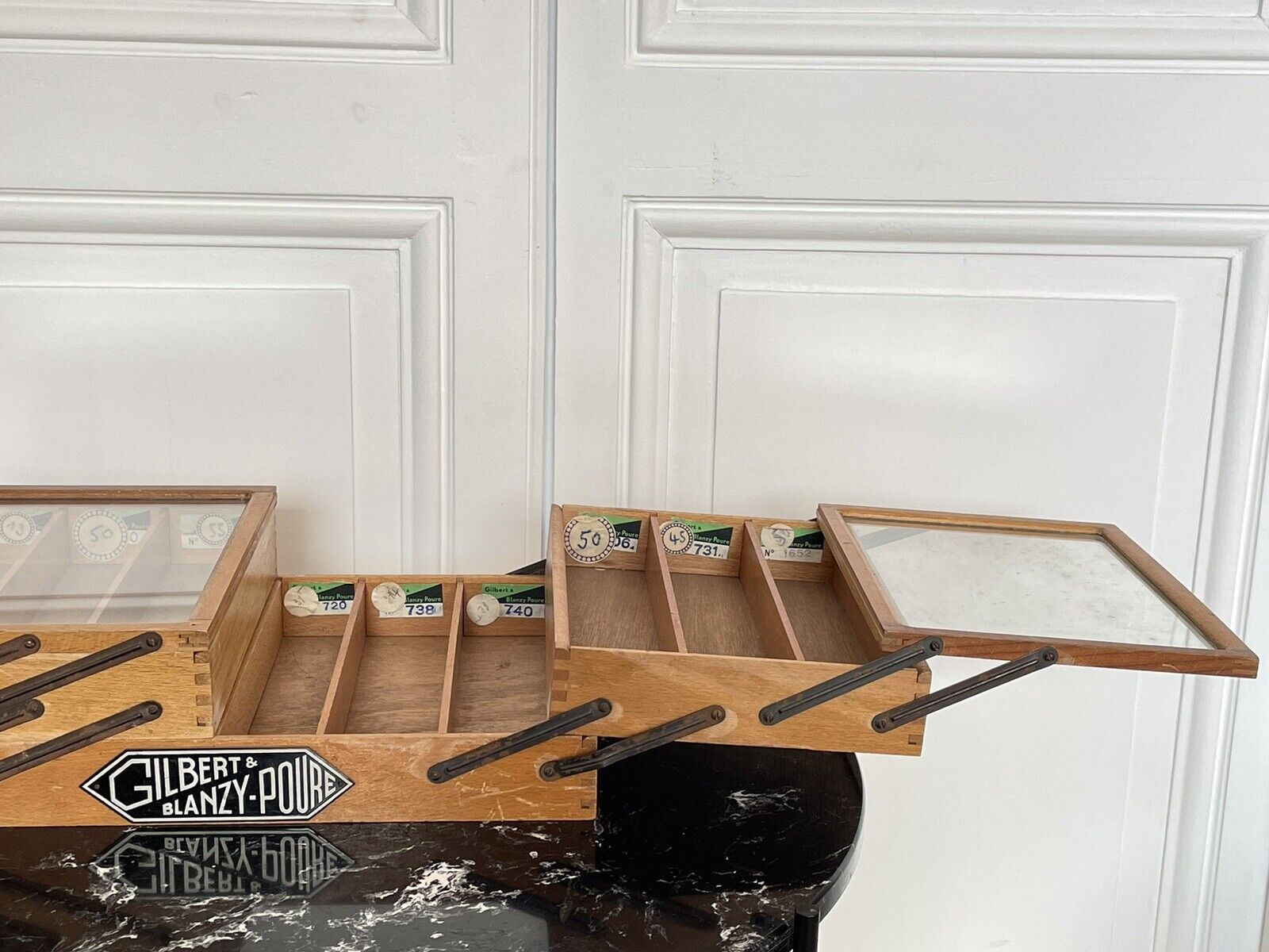 Pen display Gilbert & Blanzy Poure