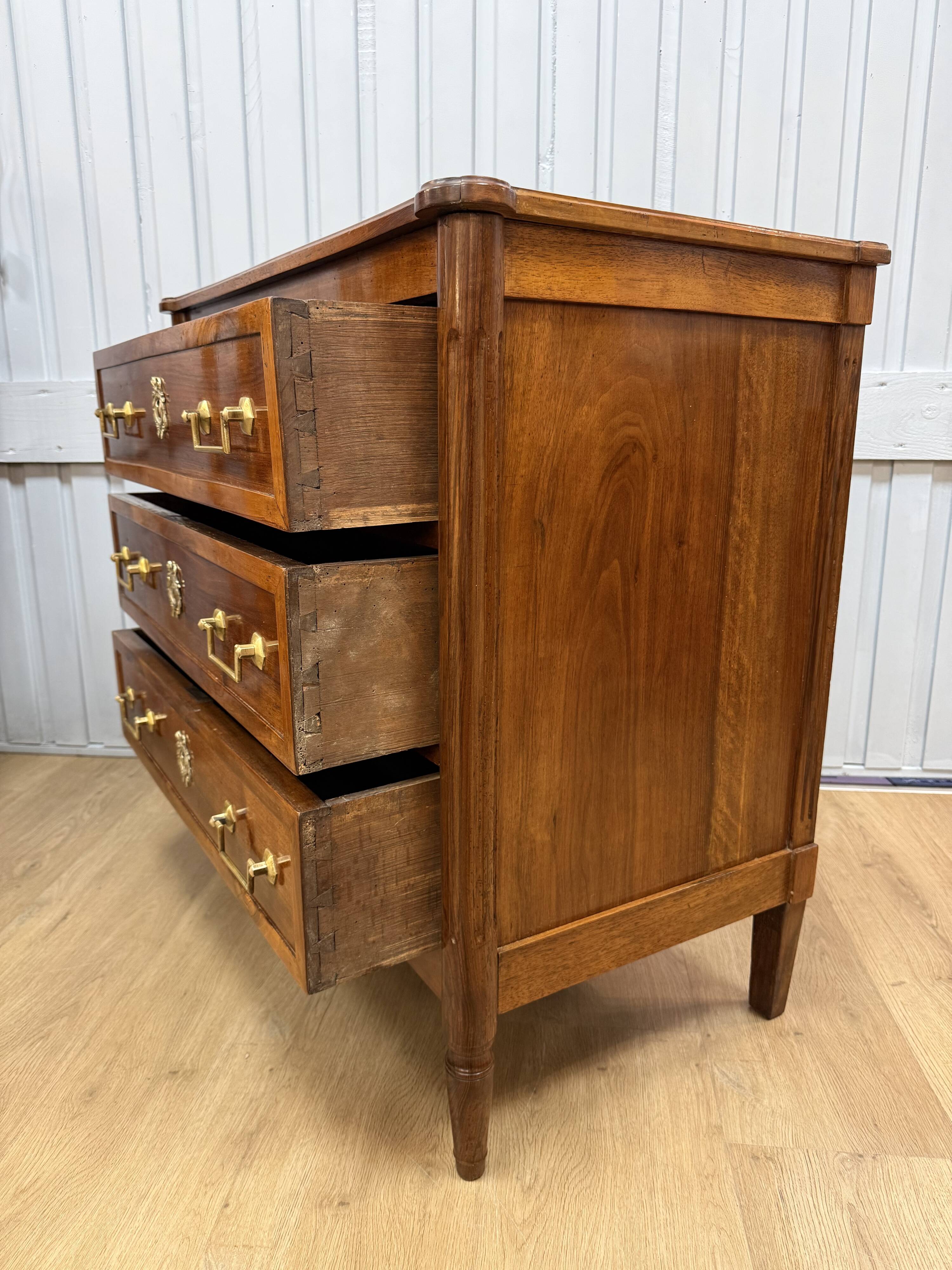 Small chest of drawers in Louis XVI style