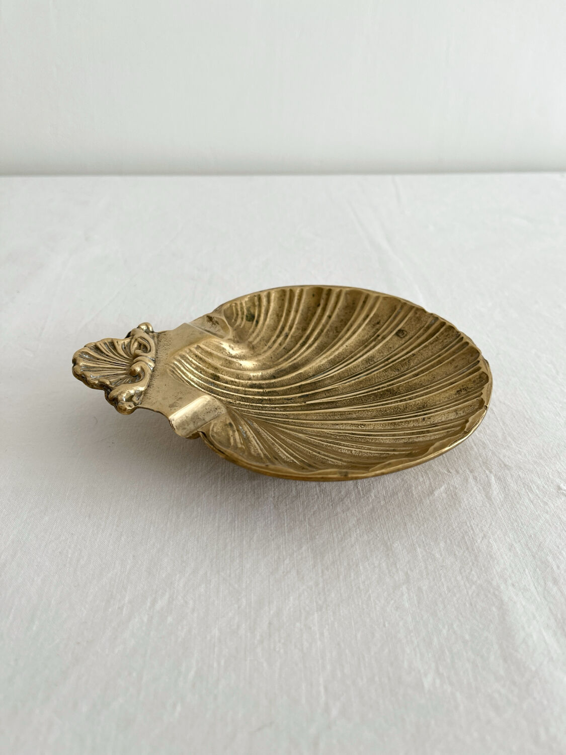 Vintage bronze shell ashtray
