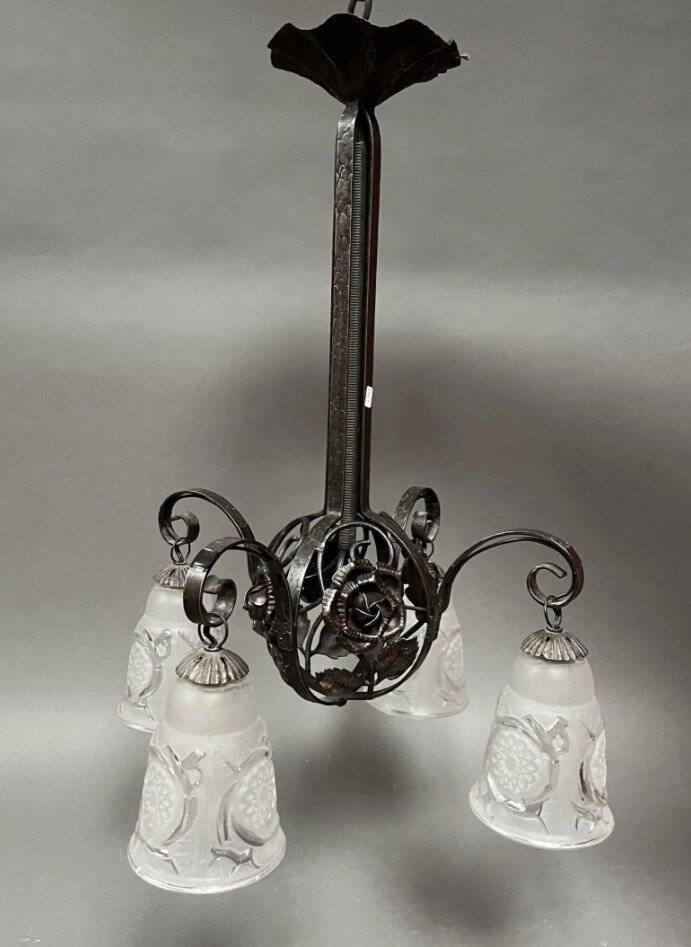 Art Deco style chandelier in molded glass and wrought iron frame