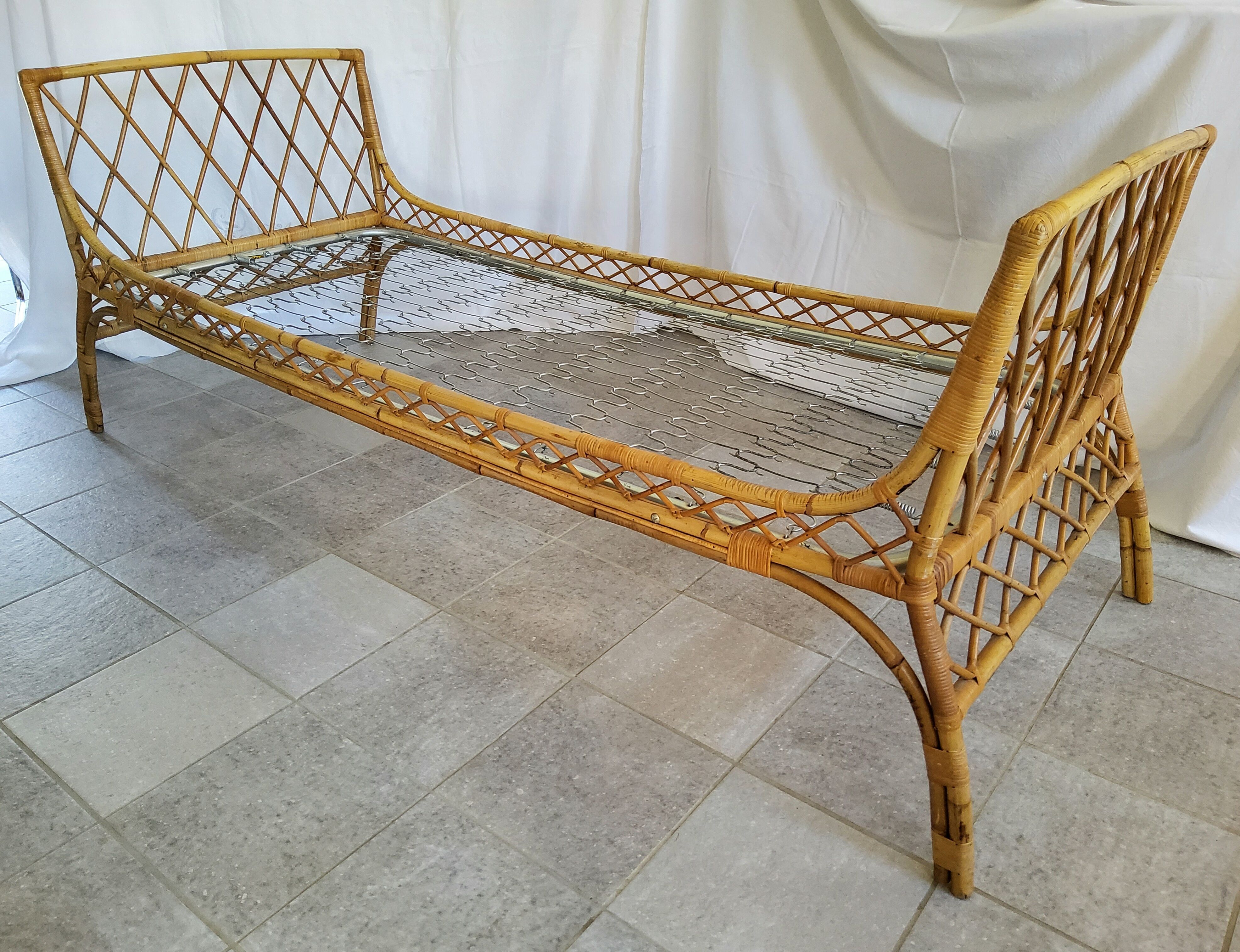 Rattan bed
