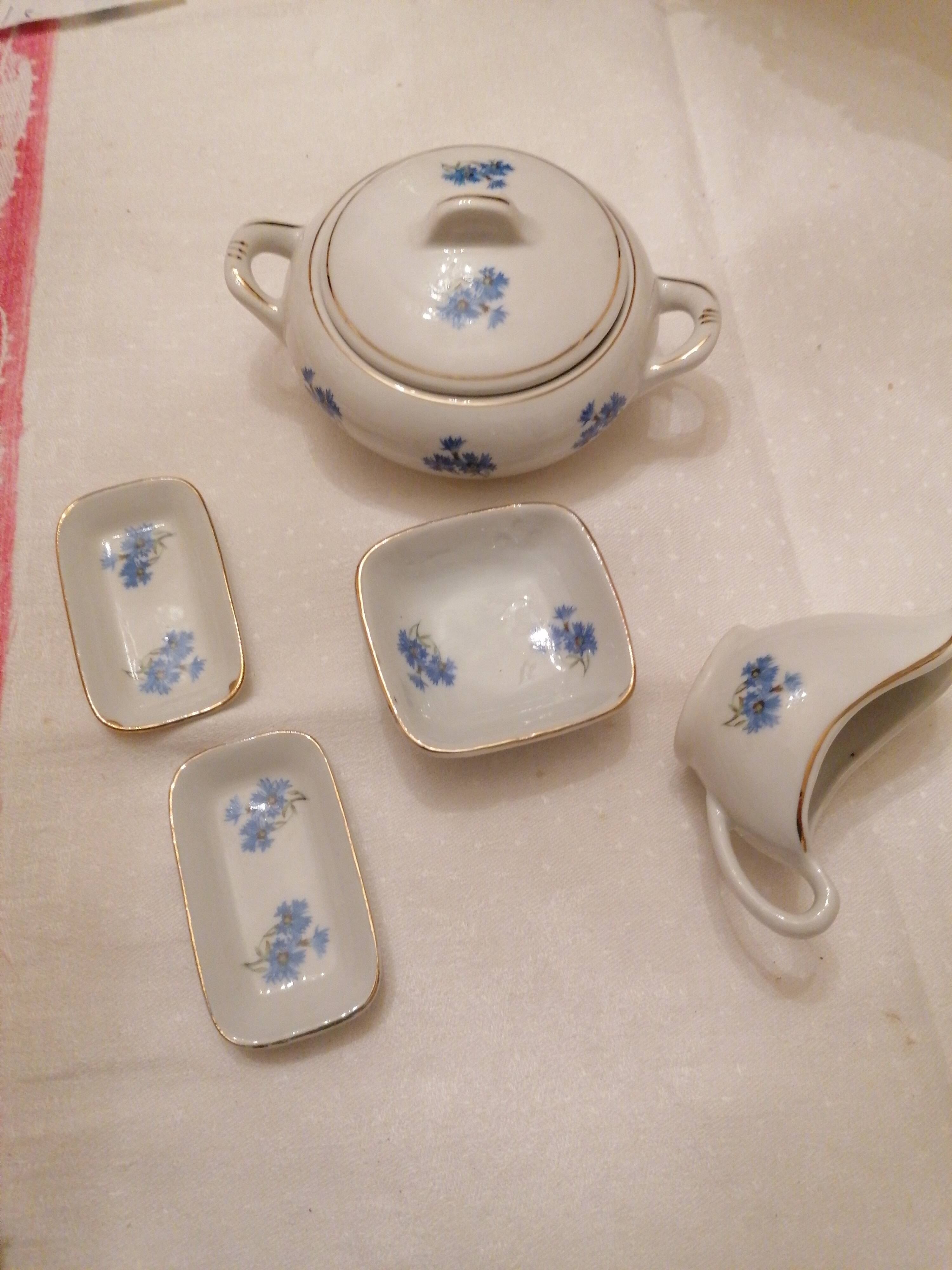 Old porcelain dinette