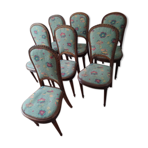 Sept chaises anciennes de style