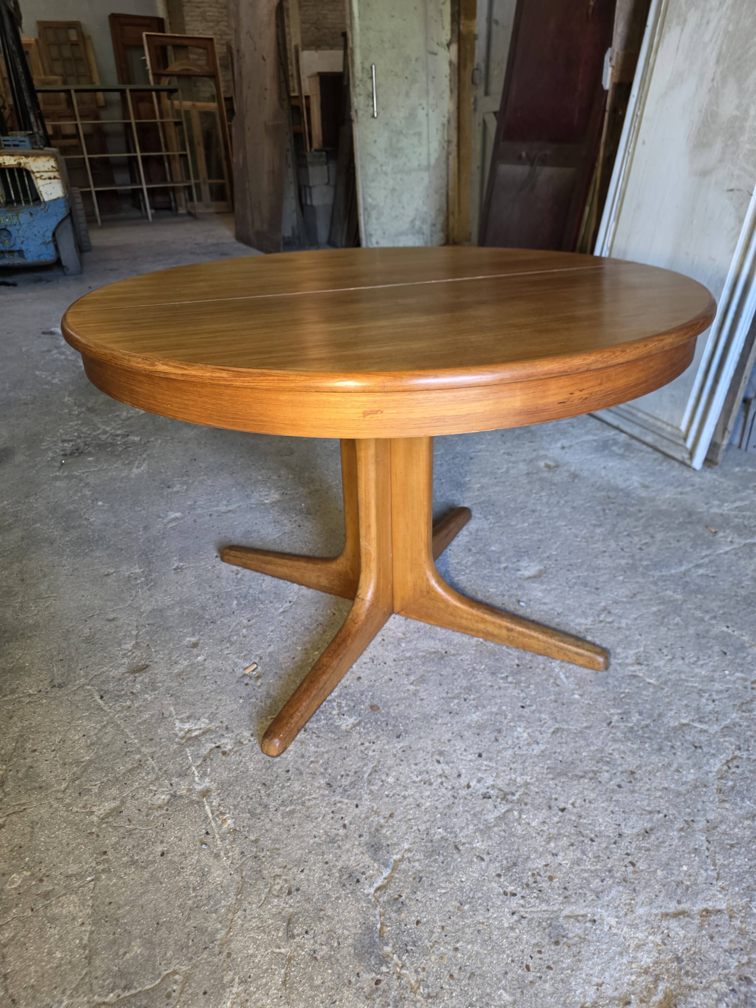 Table extensible Baumann en teck des années 60, (2 rallonges)