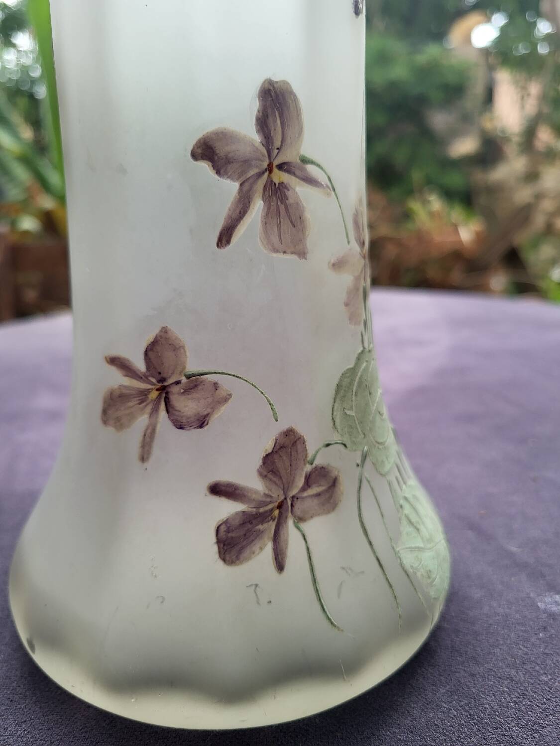 Legras vase, table bouquetier model "violet"