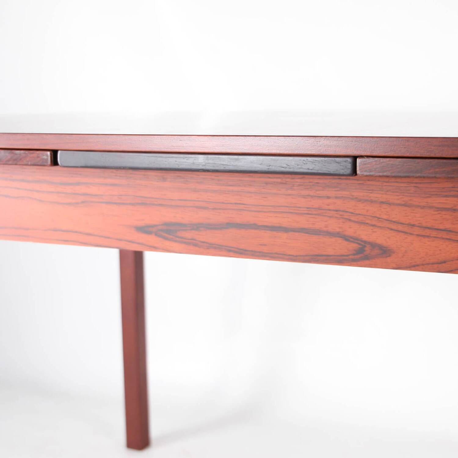 Extendable rosewood table