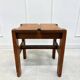 Tabouret brutaliste en pin