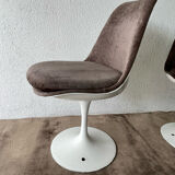 Pair of tulip chairs by Eero Saarinen, Knoll 80