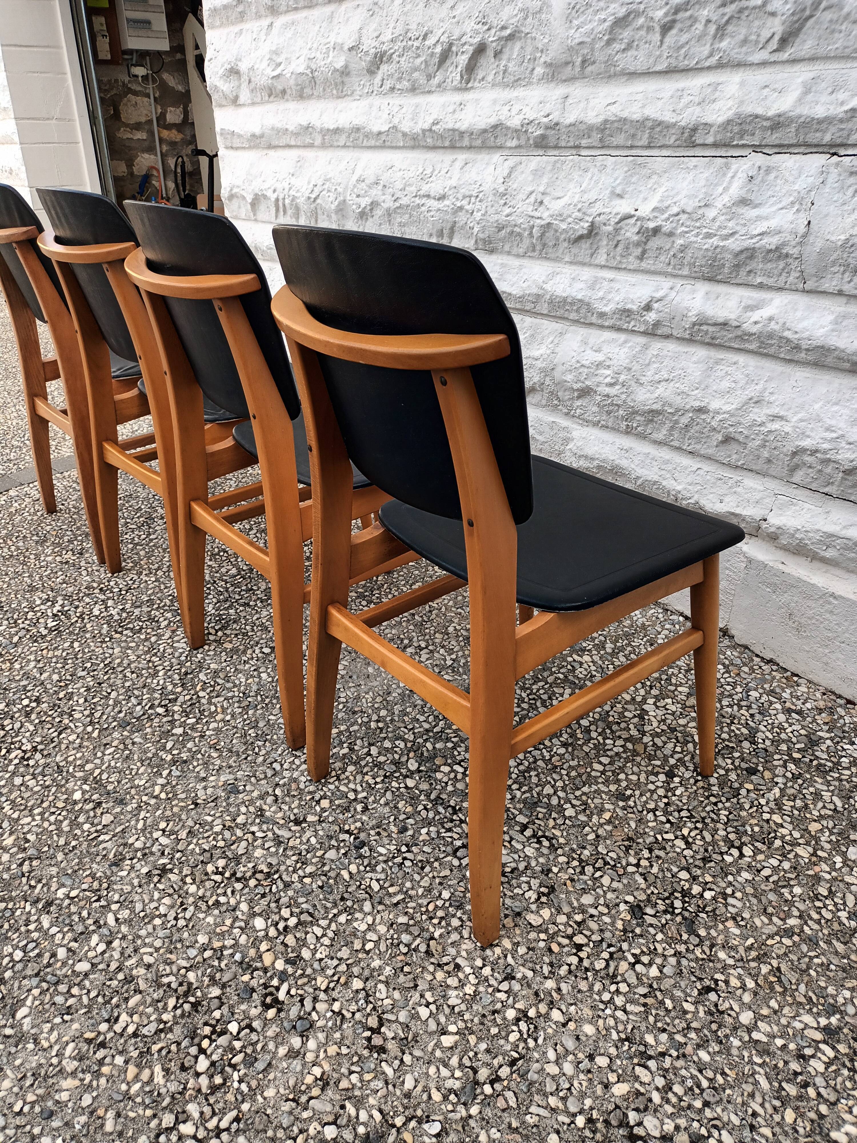 Scandinavian spirit chairs