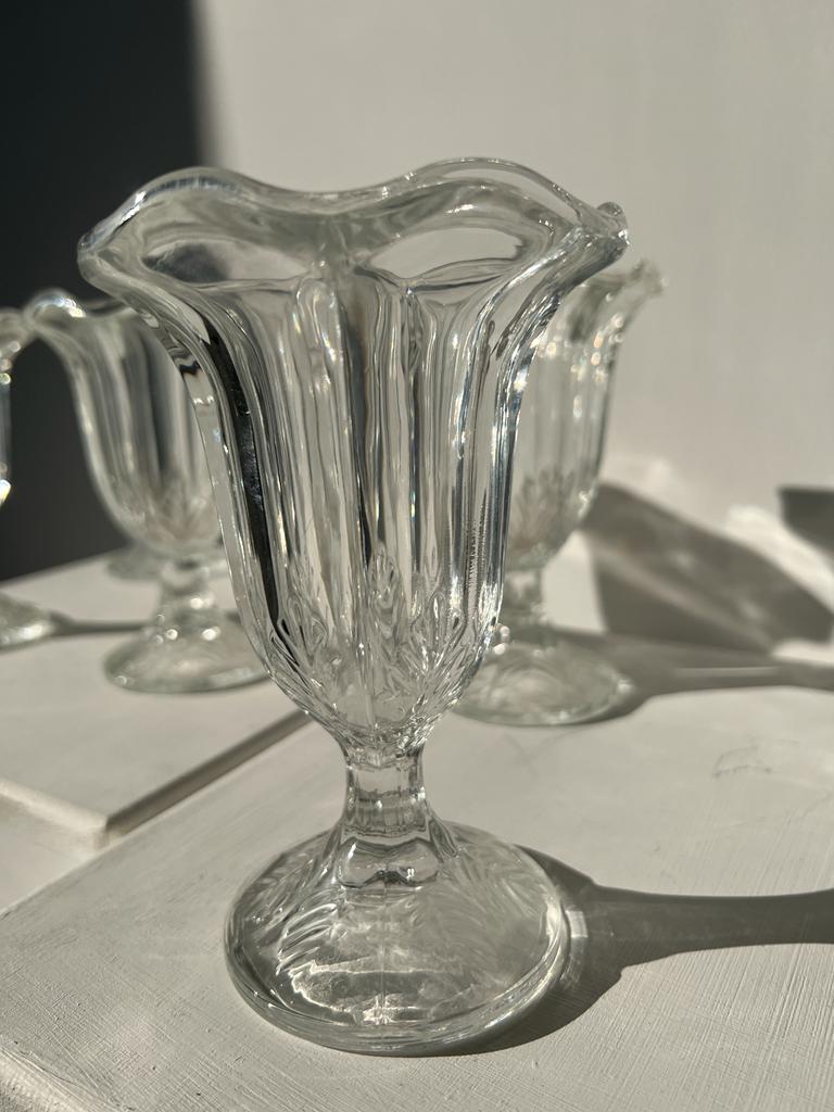 6 vintage ice cream cups with stylized foliage motifs
