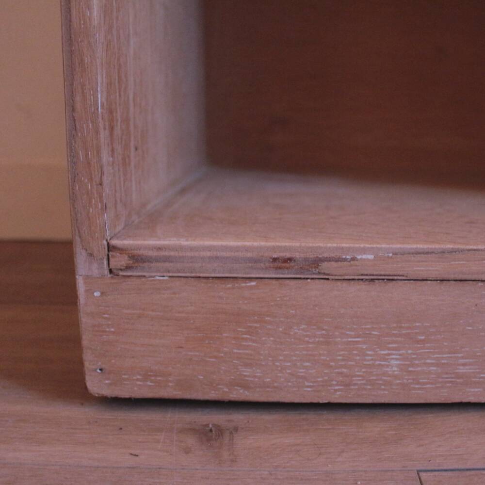 Workshop cabinet with compartments