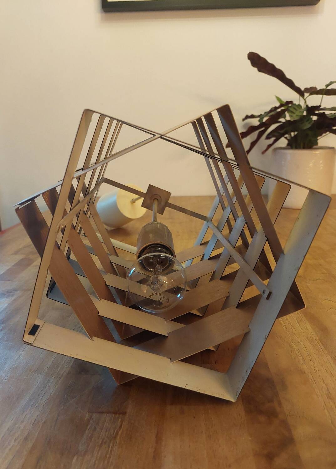 Suspension by jjm hoogervost for anvia.