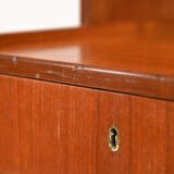 Bookcase with pull-out shelf