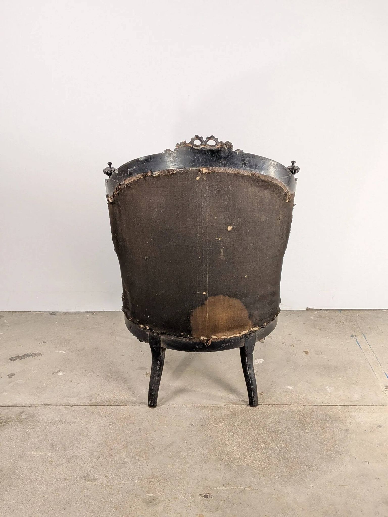 Fauteuil style Louis XVI – 19e siècle