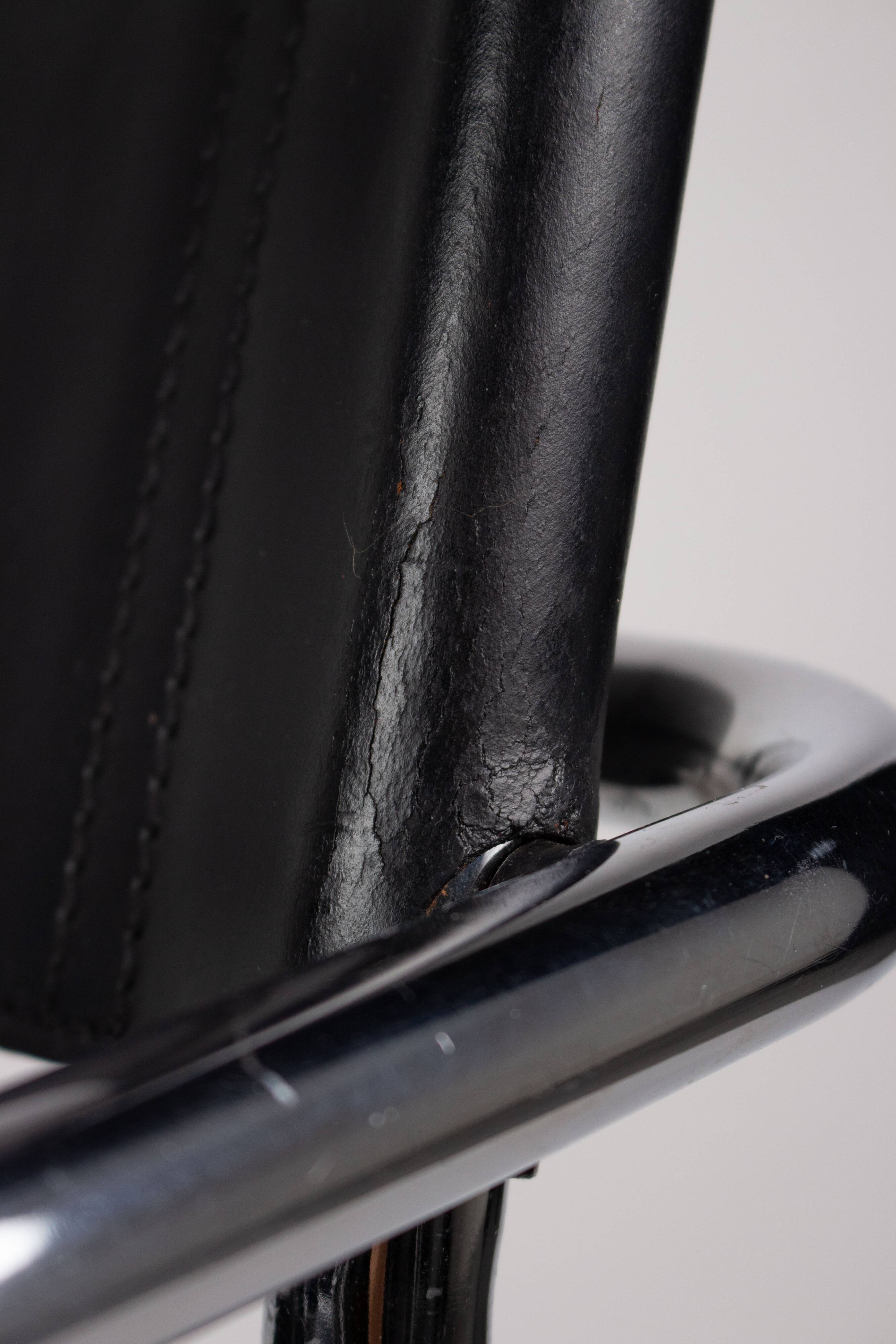 Pair of Matteo Grassi MG5 chairs in black leather and chrome