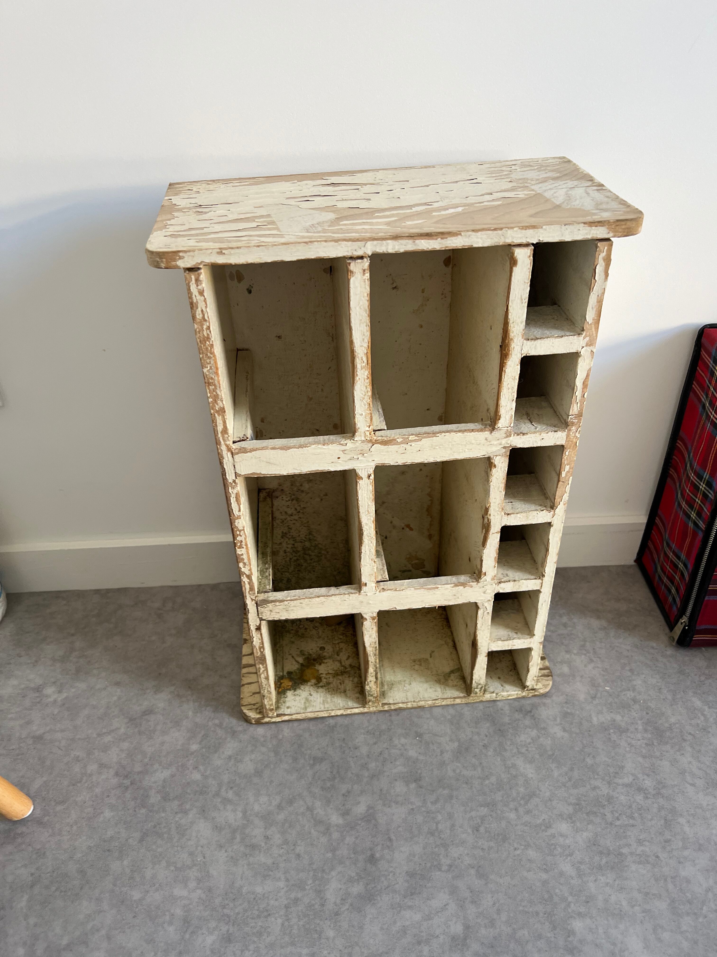 Wall shelf