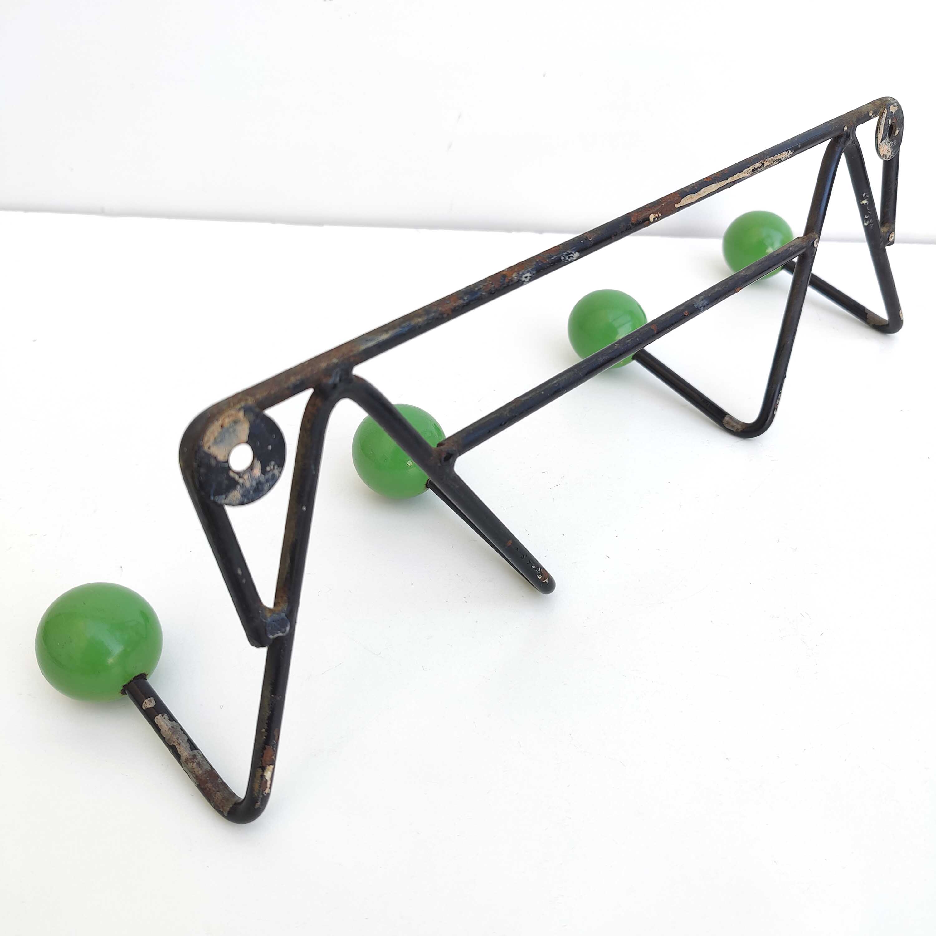 Coat rack zig-zag hooks balls green wood