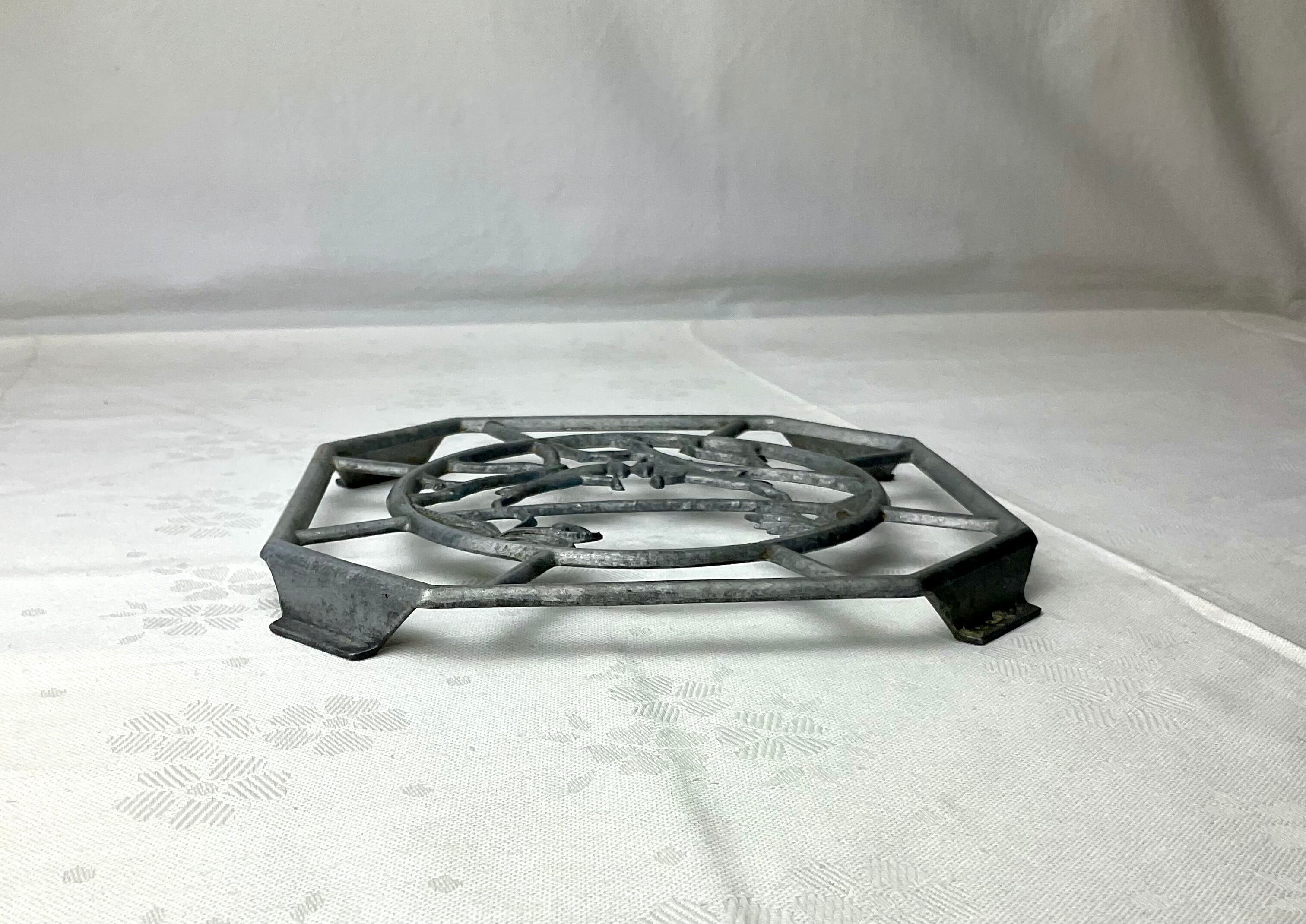 Sous plat en aluminium décor animalier