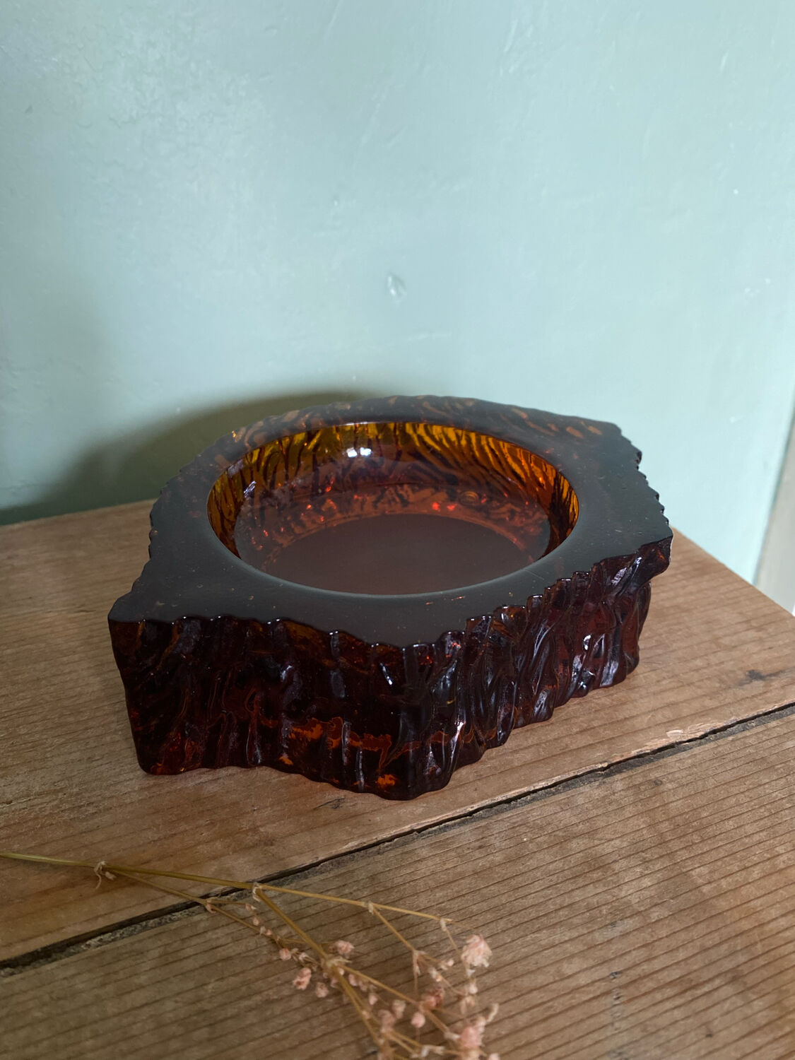 Ashtray in amber bubbled glass