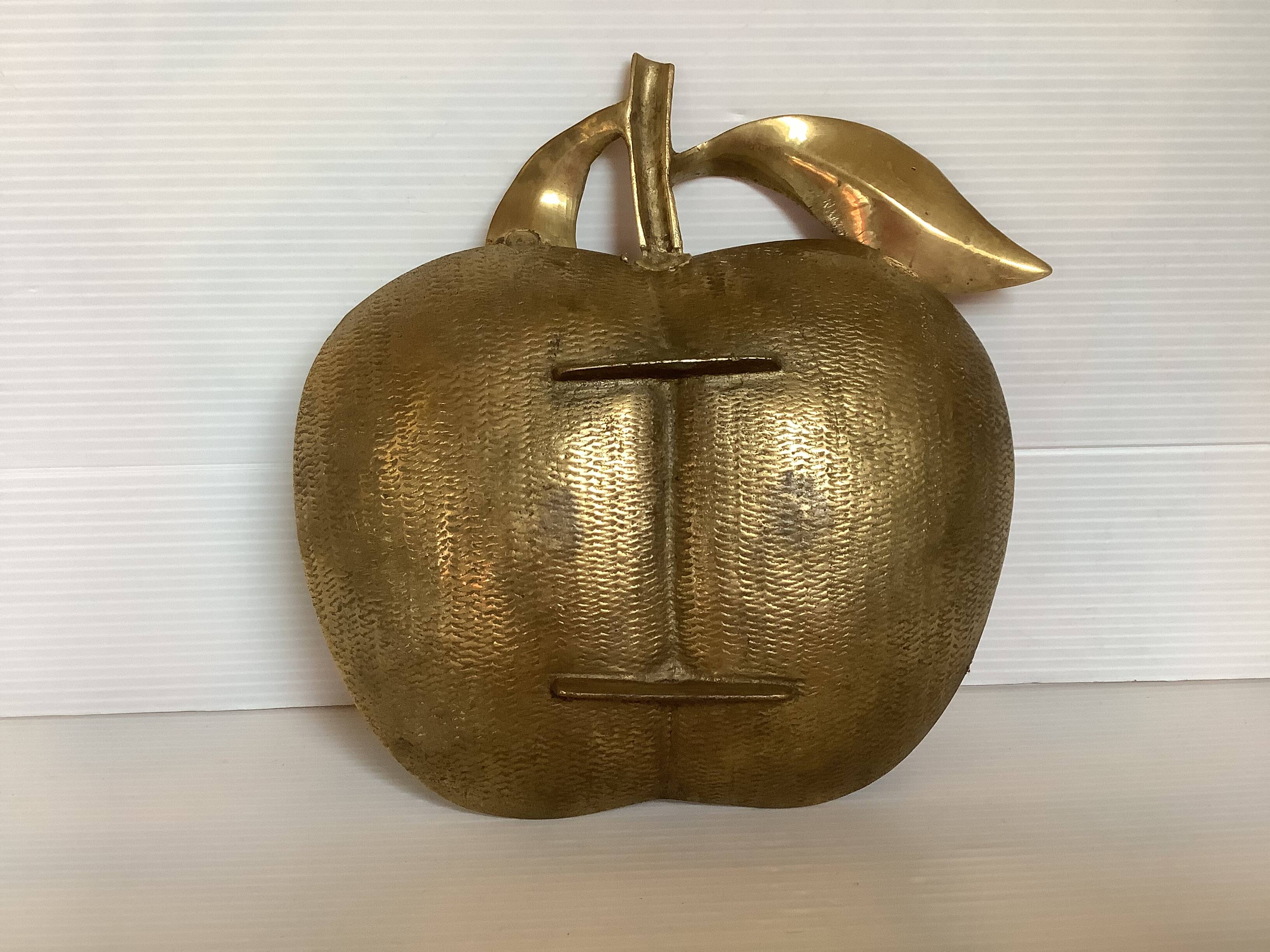 Brass apple pocket tray