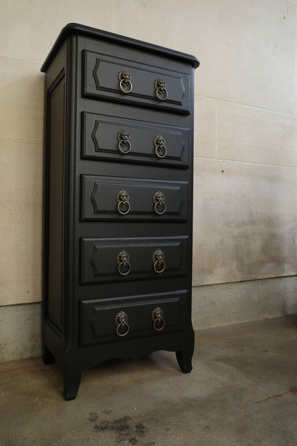 Vintage black chest of drawers