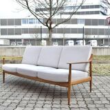 Knoll Antimott Sofa walnut