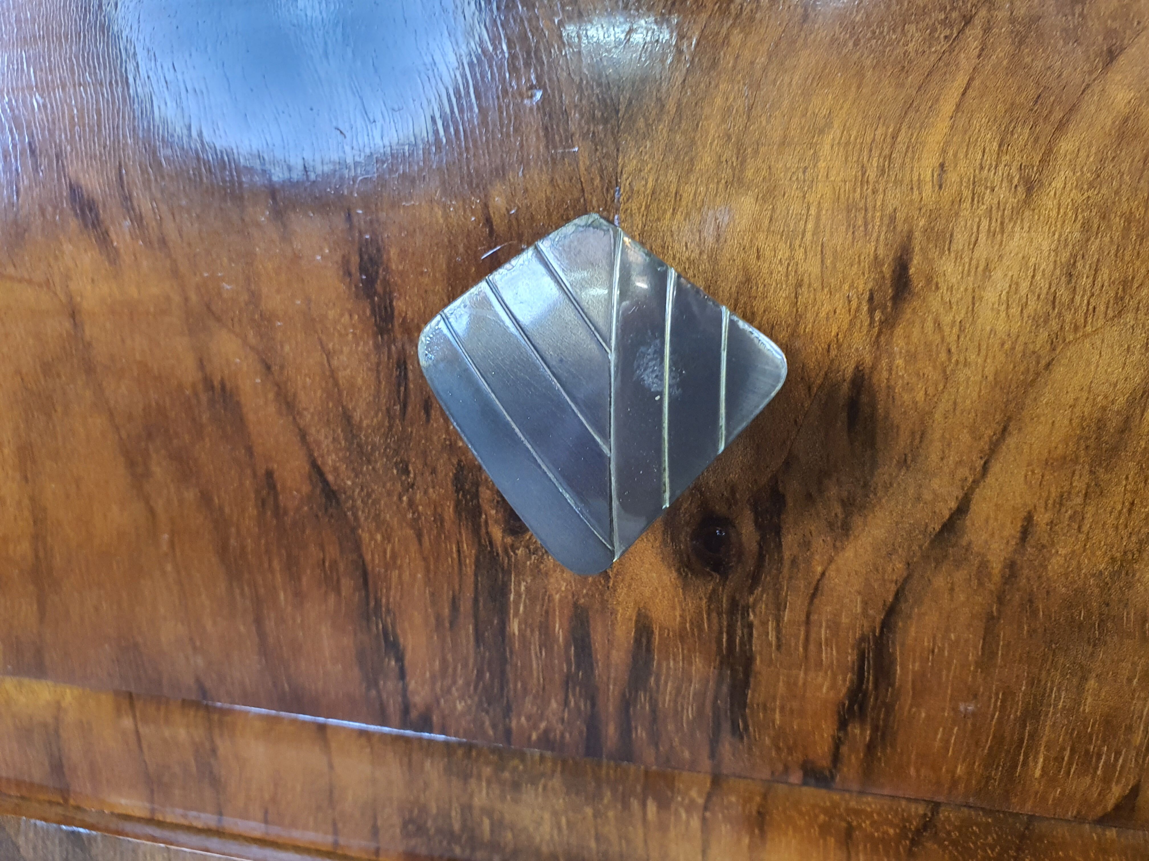 Art Decò Bedsides in Walnut