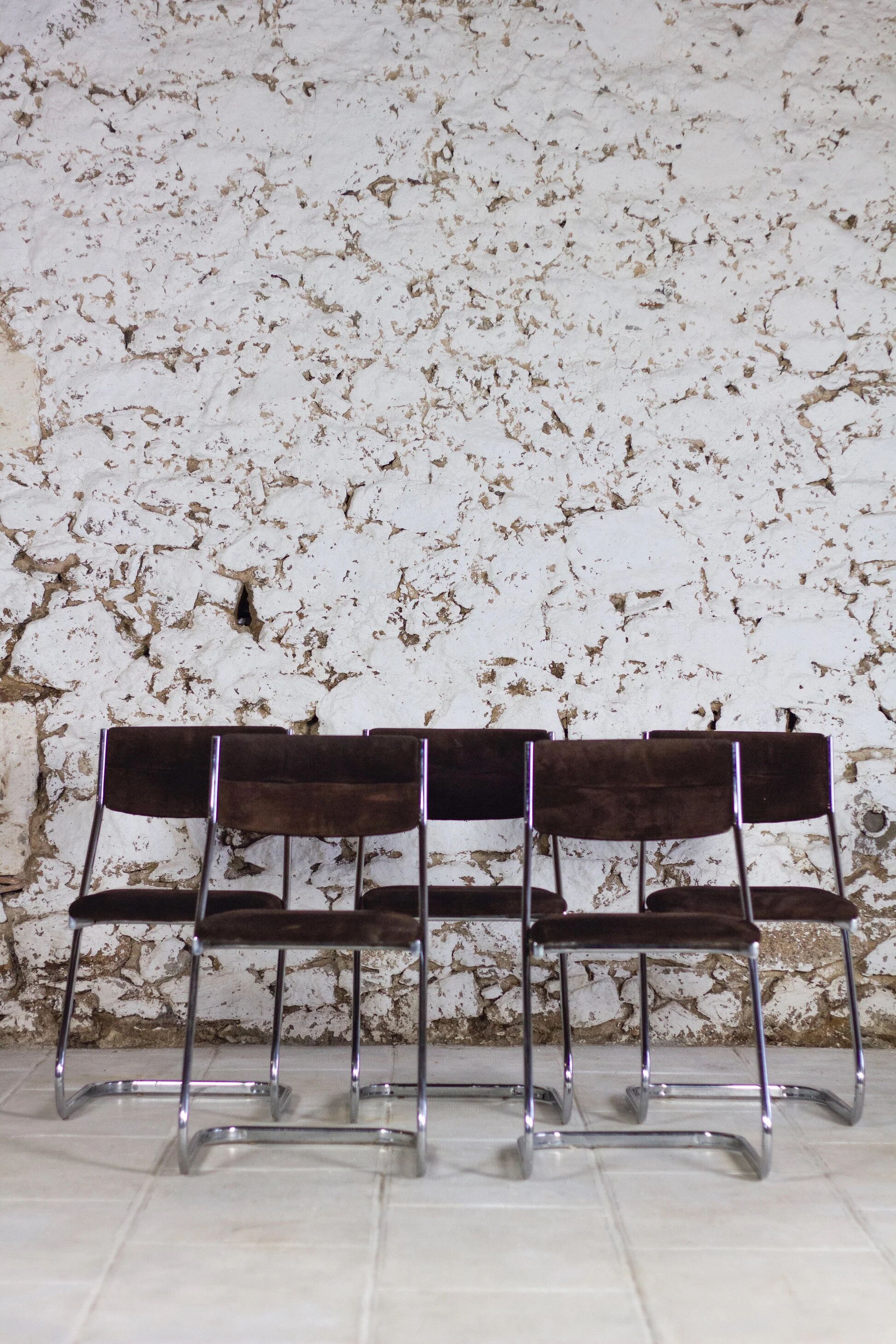 5 tubular chairs in suede and chrome by Roche Bobois, 1970.