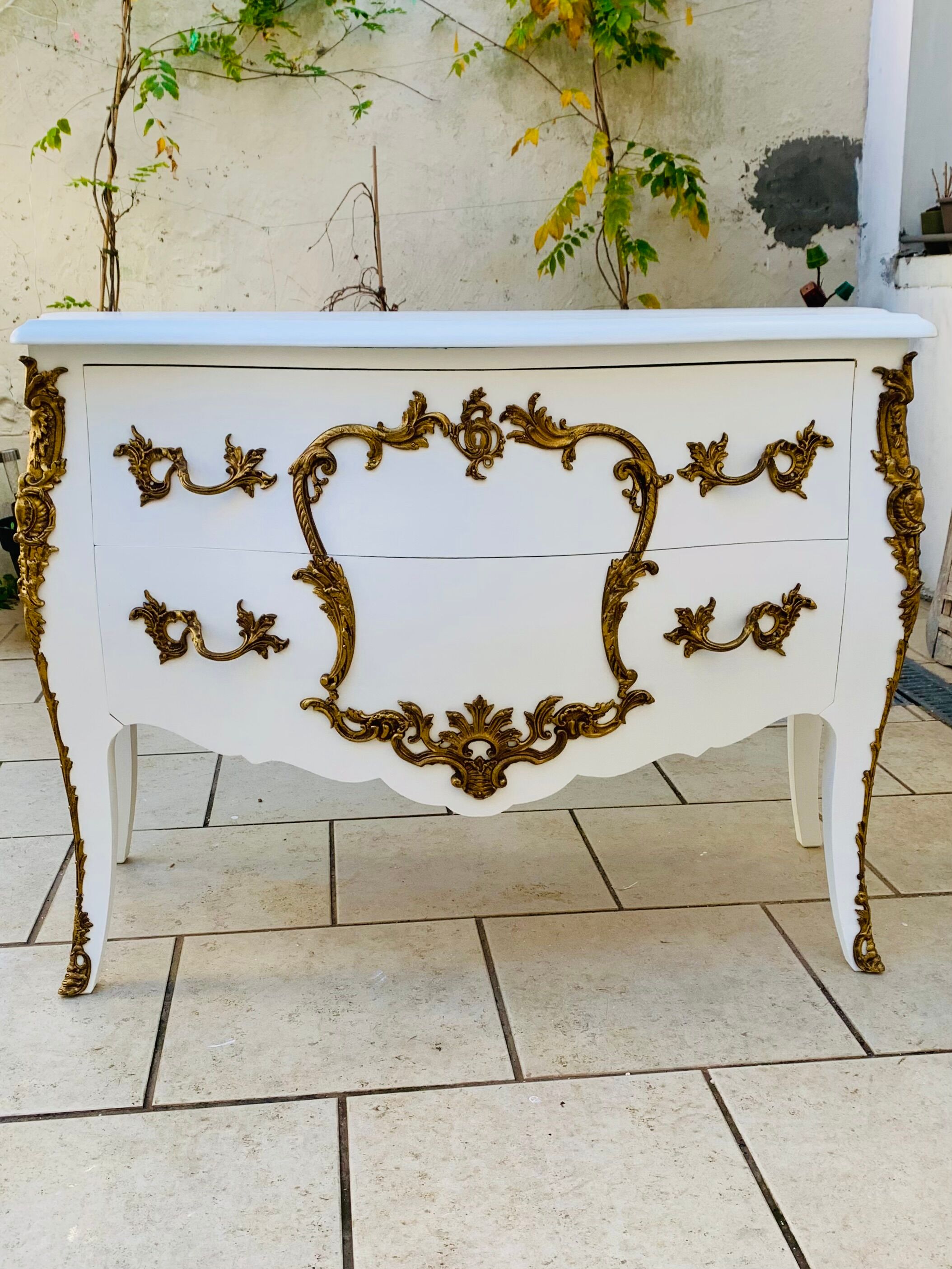 Louis XV chest of drawers