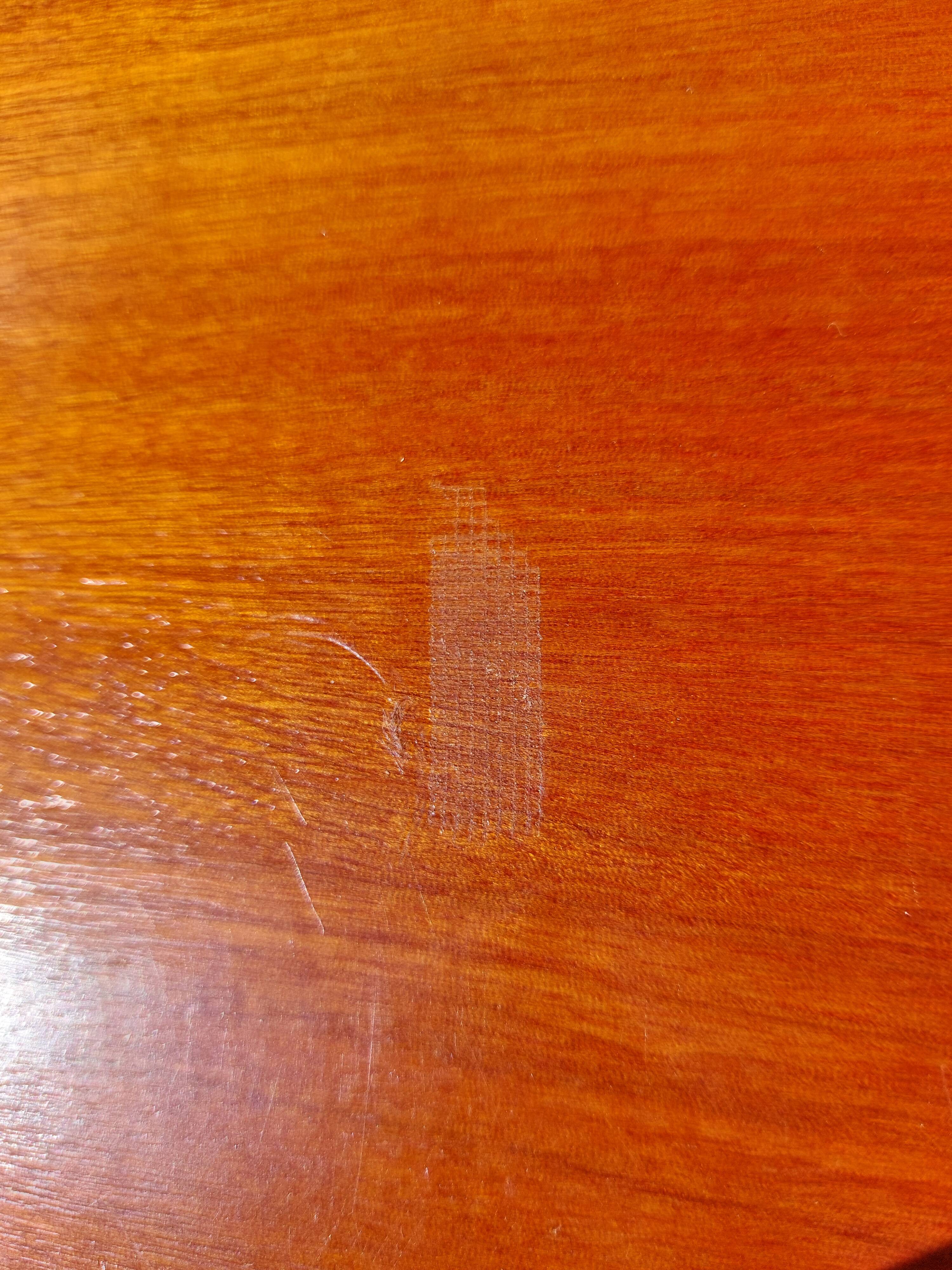 Scandinavian style commode