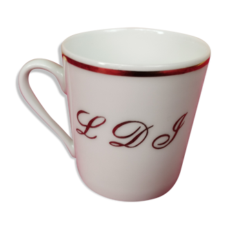 Tasse en porcelaine de Limoges