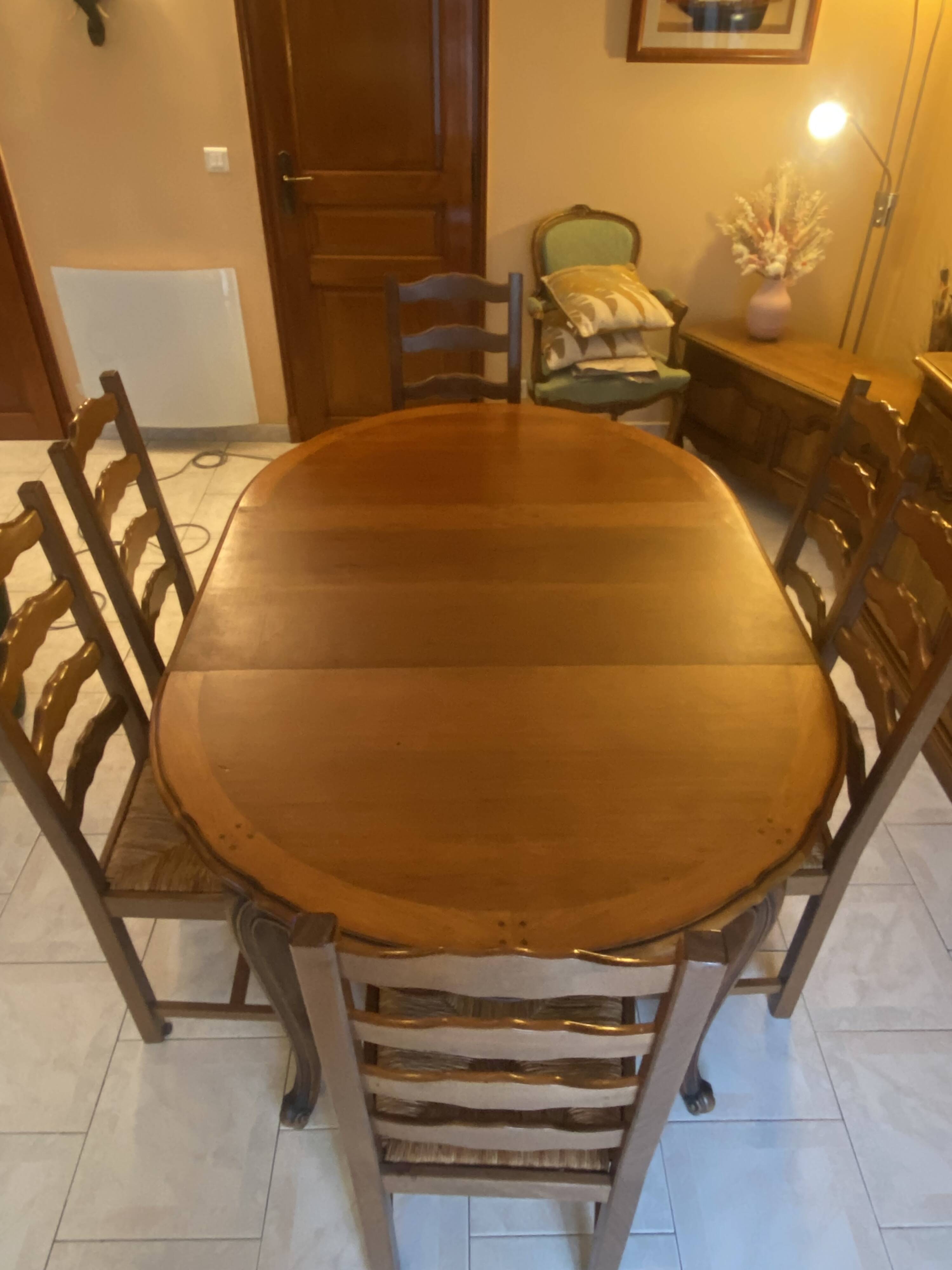 Table in solid cherry wood in Louis XV style.