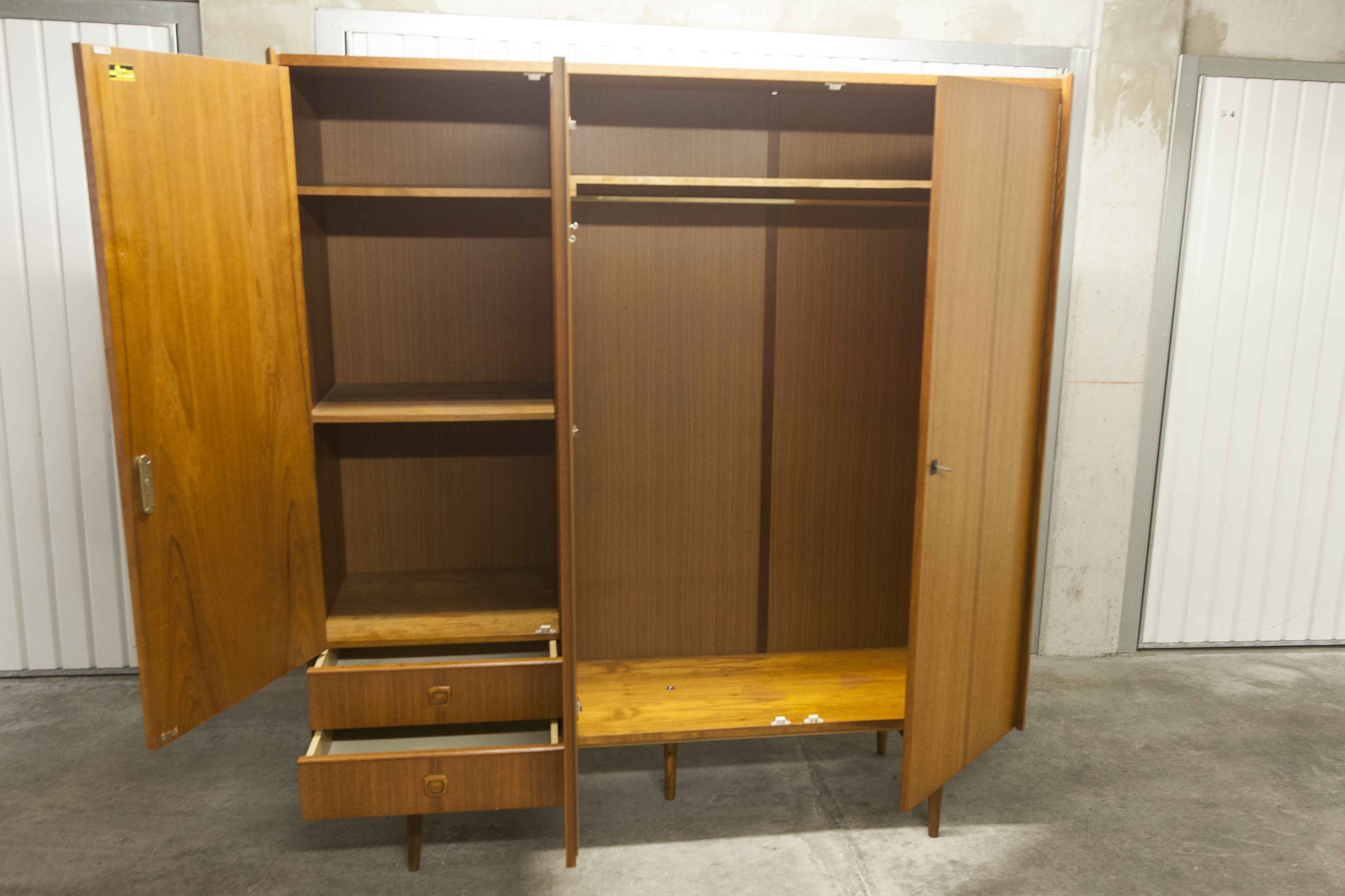 Armoire teck des années 60 Simat Meubles