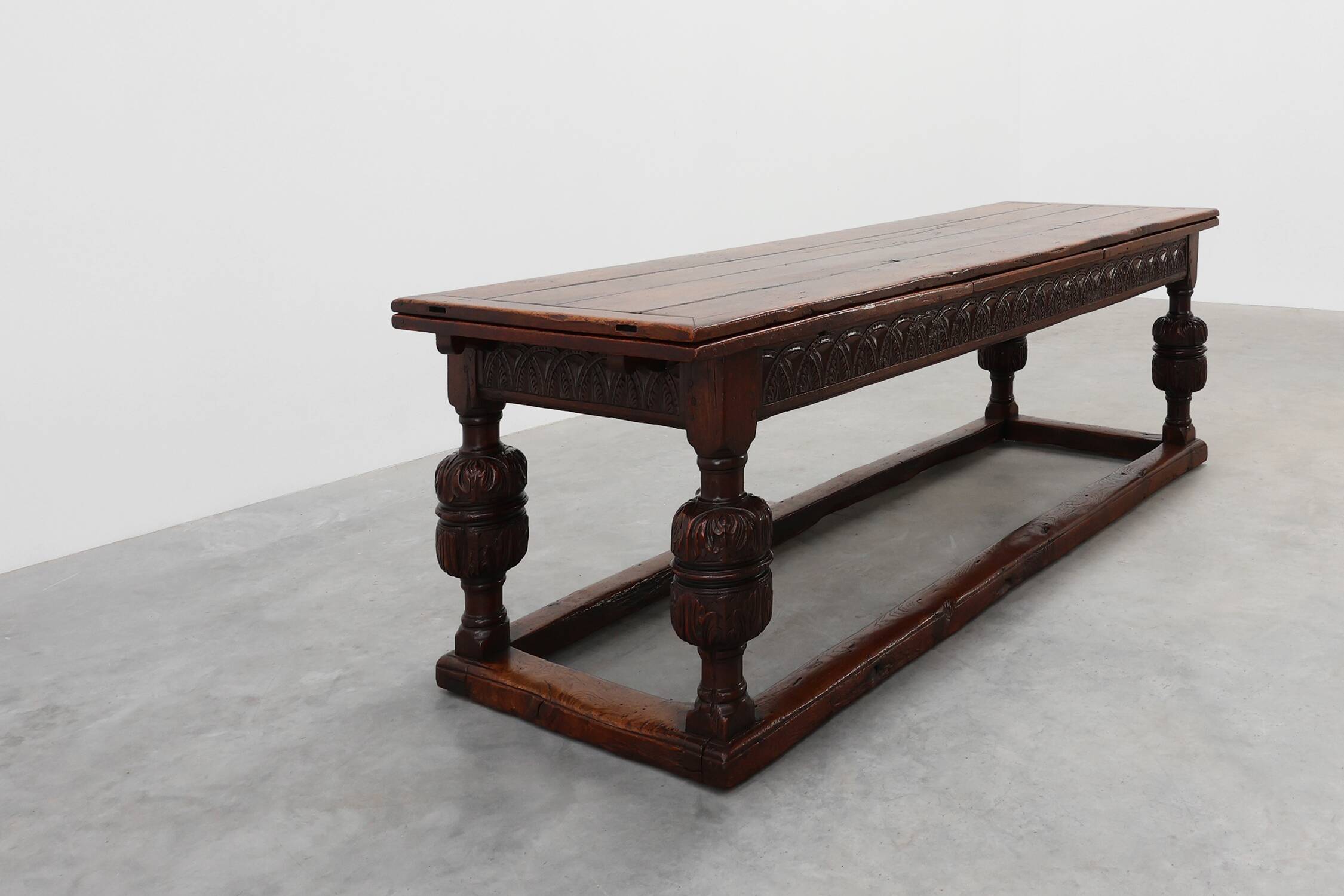 Large 17th‑Century Extendable Oak Dining Table, France