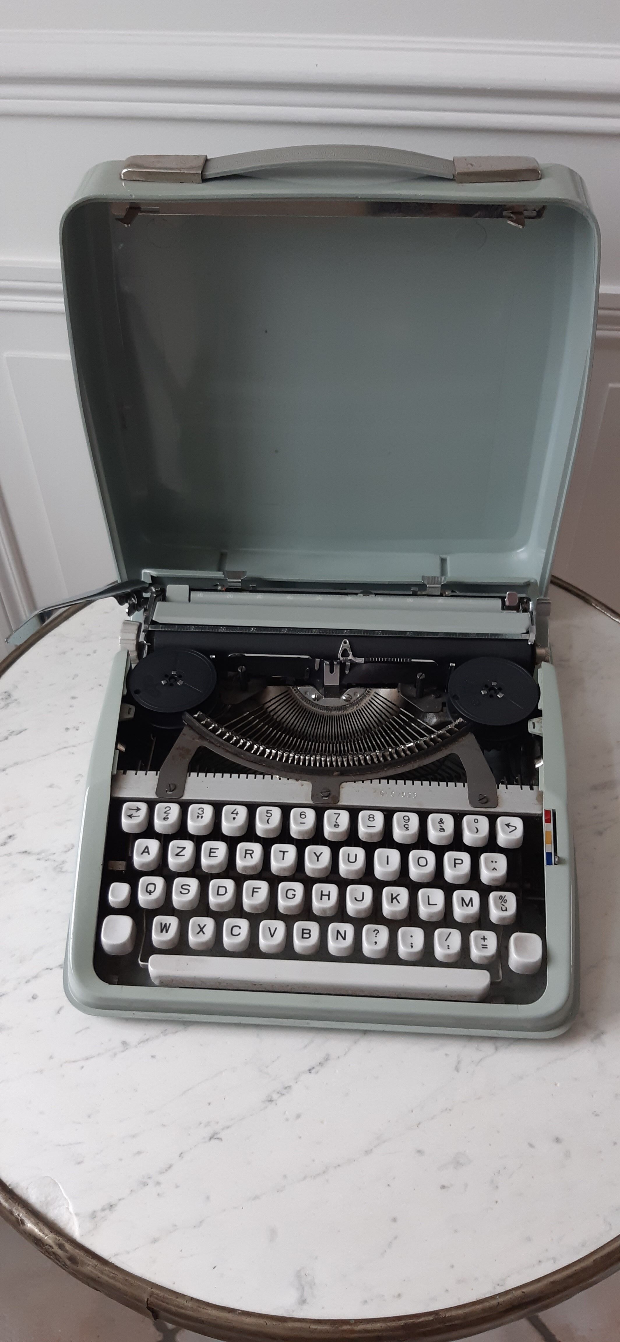 Hermès 50s typewriter pastel blue