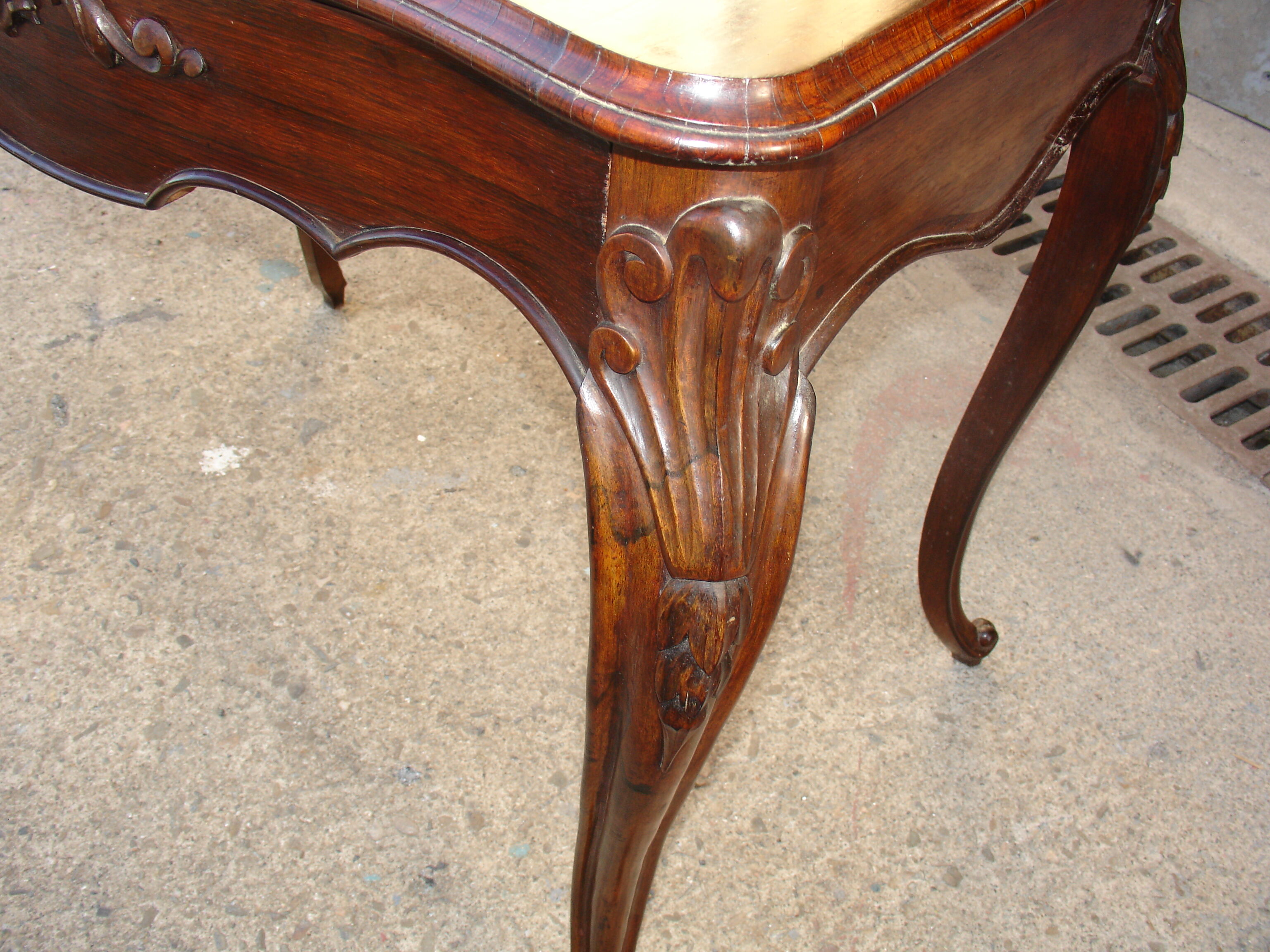 Office Lady rosewood finely carved time Napoleon III
