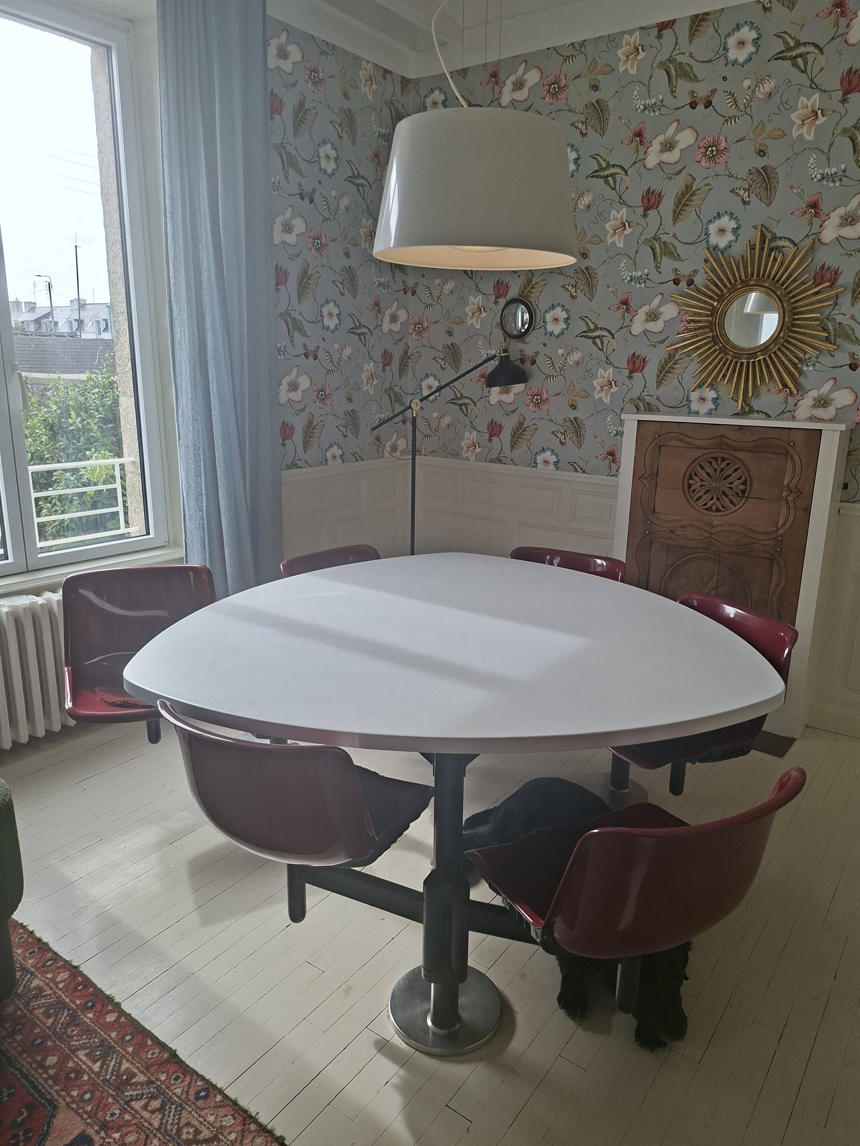 Table Osvaldo Borsani