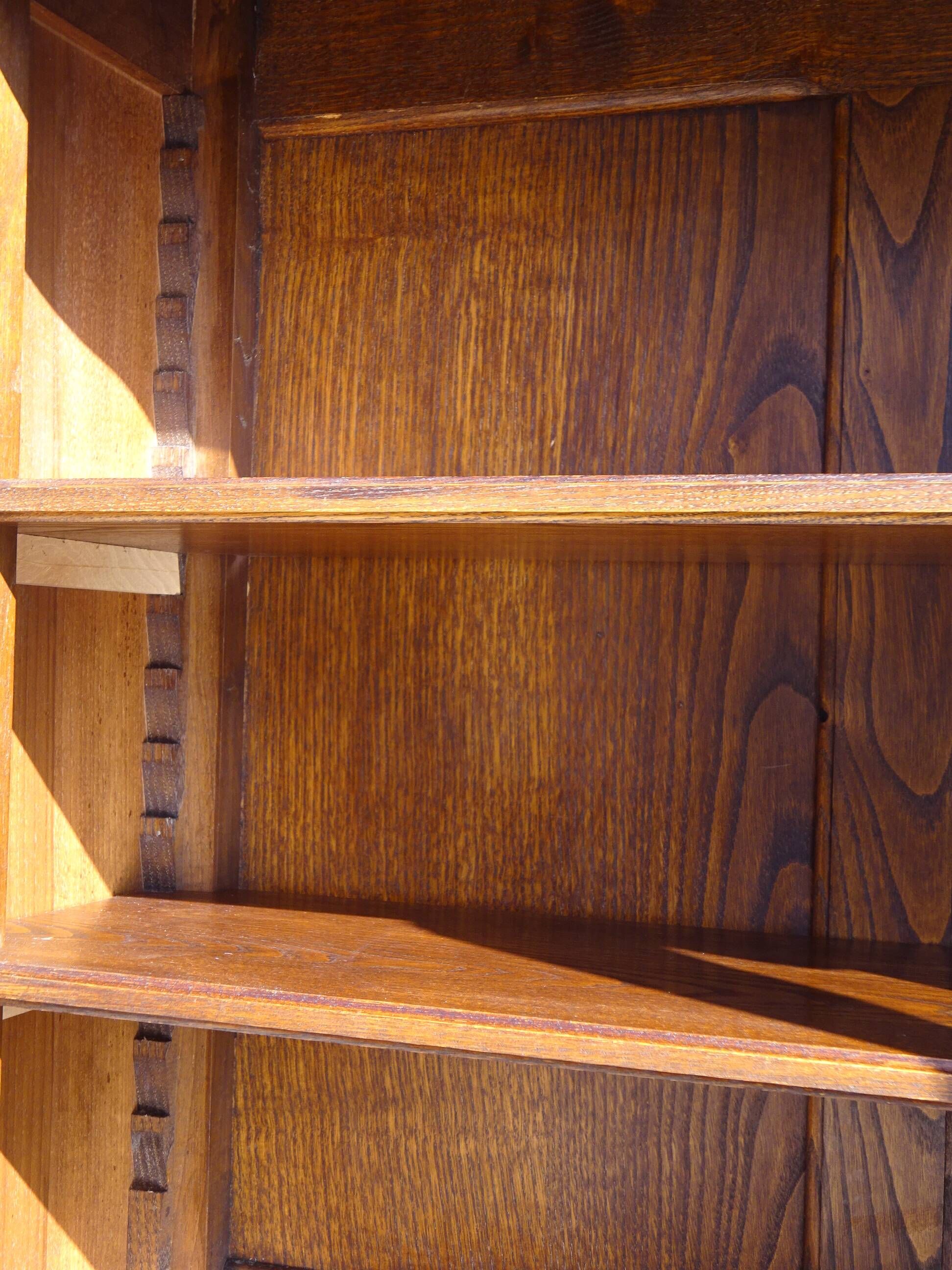 Commode, secrétaire, bibliothèque: meuble 3 en 1