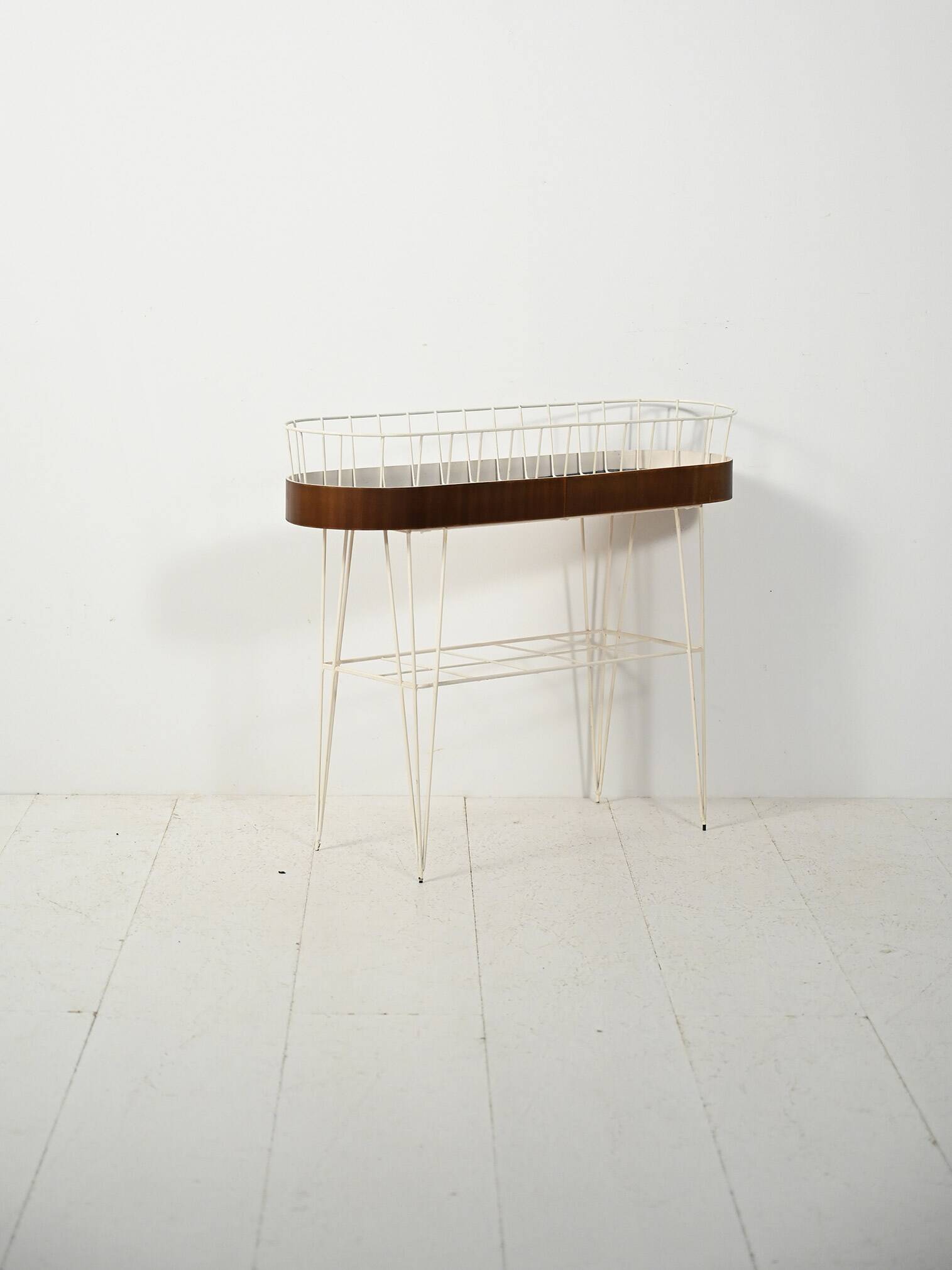 Scandinavian oval planter in metal and teak