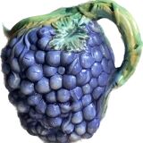 Pichet barbotine grappe de raisins