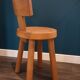 Chaise au design brutaliste