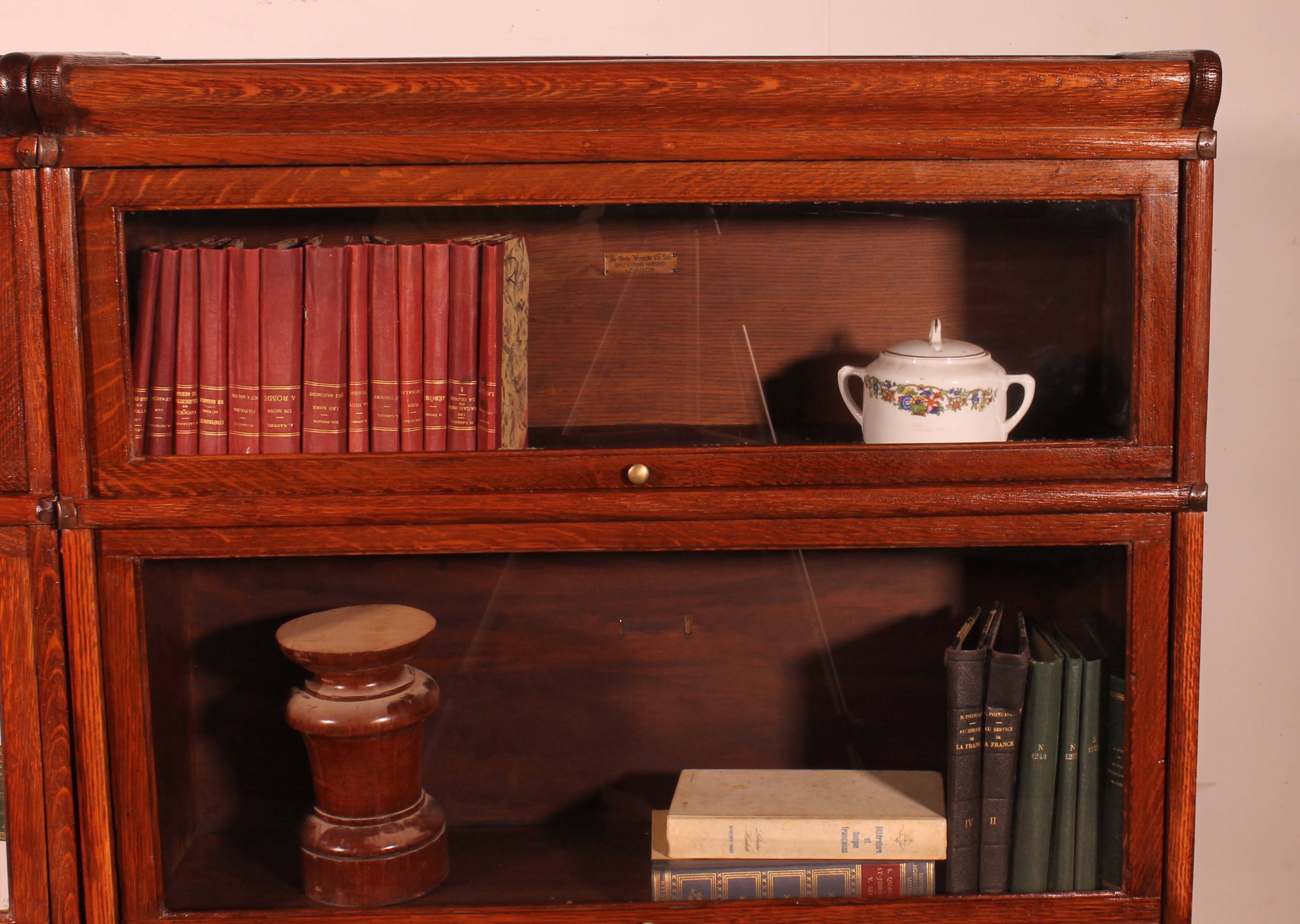 Globe Wernicke oak bookcase pair circa 1900